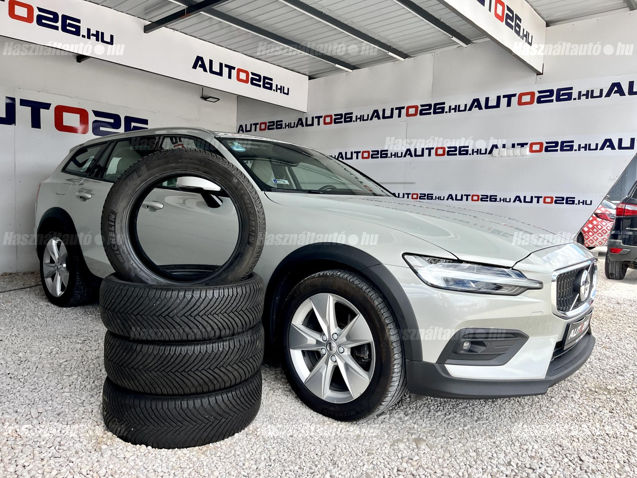 VOLVO V60 2020/4 - 1
