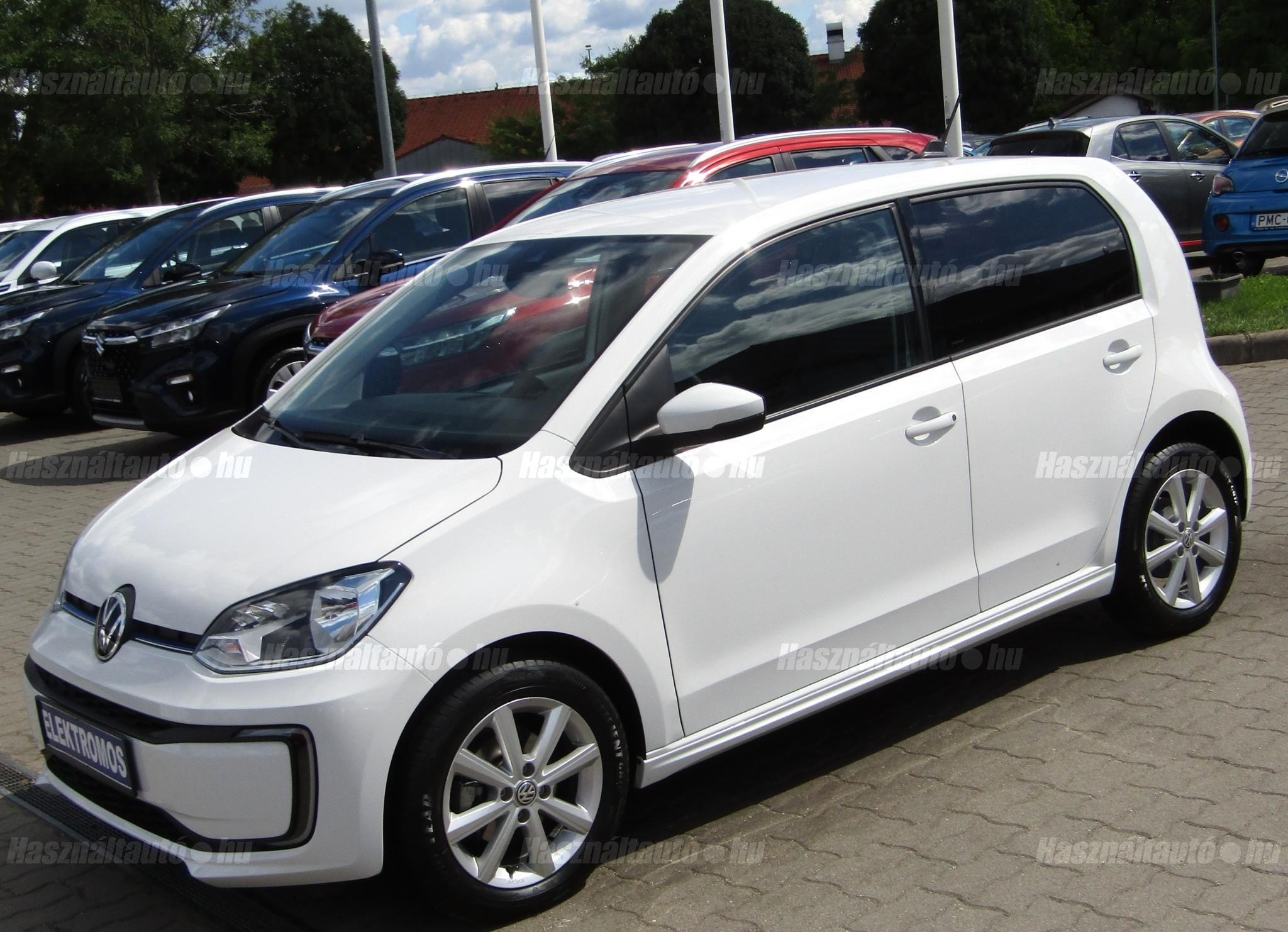 VOLKSWAGEN UP 2023/12 - 1