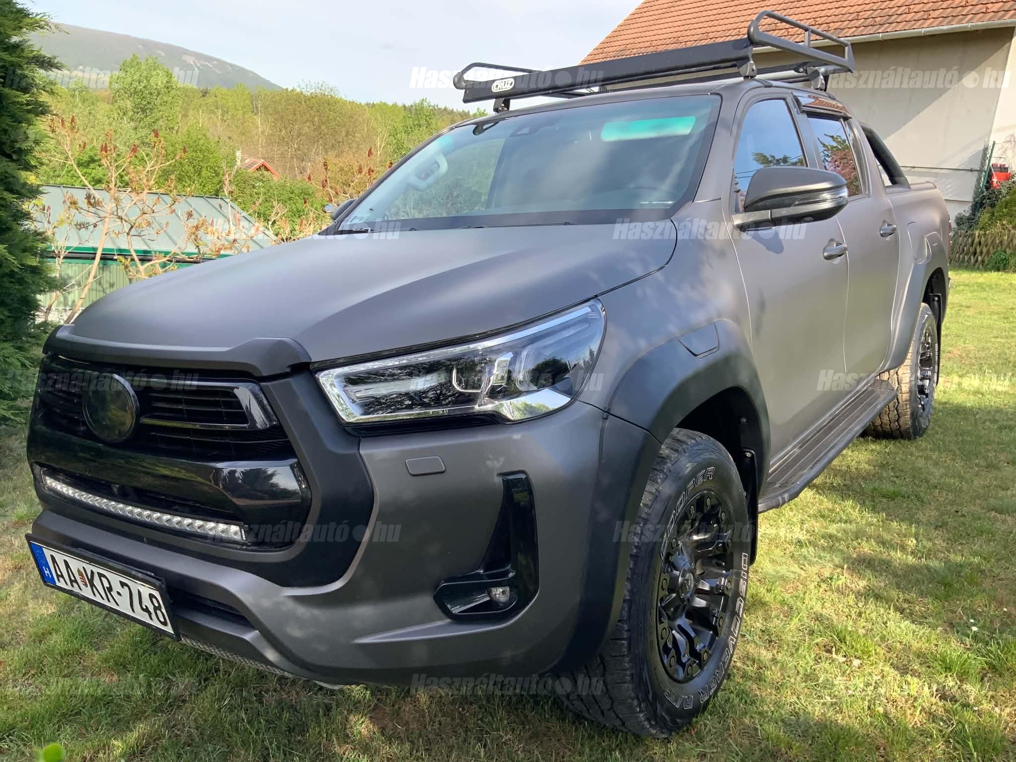 TOYOTA HILUX 2023/4 - 1