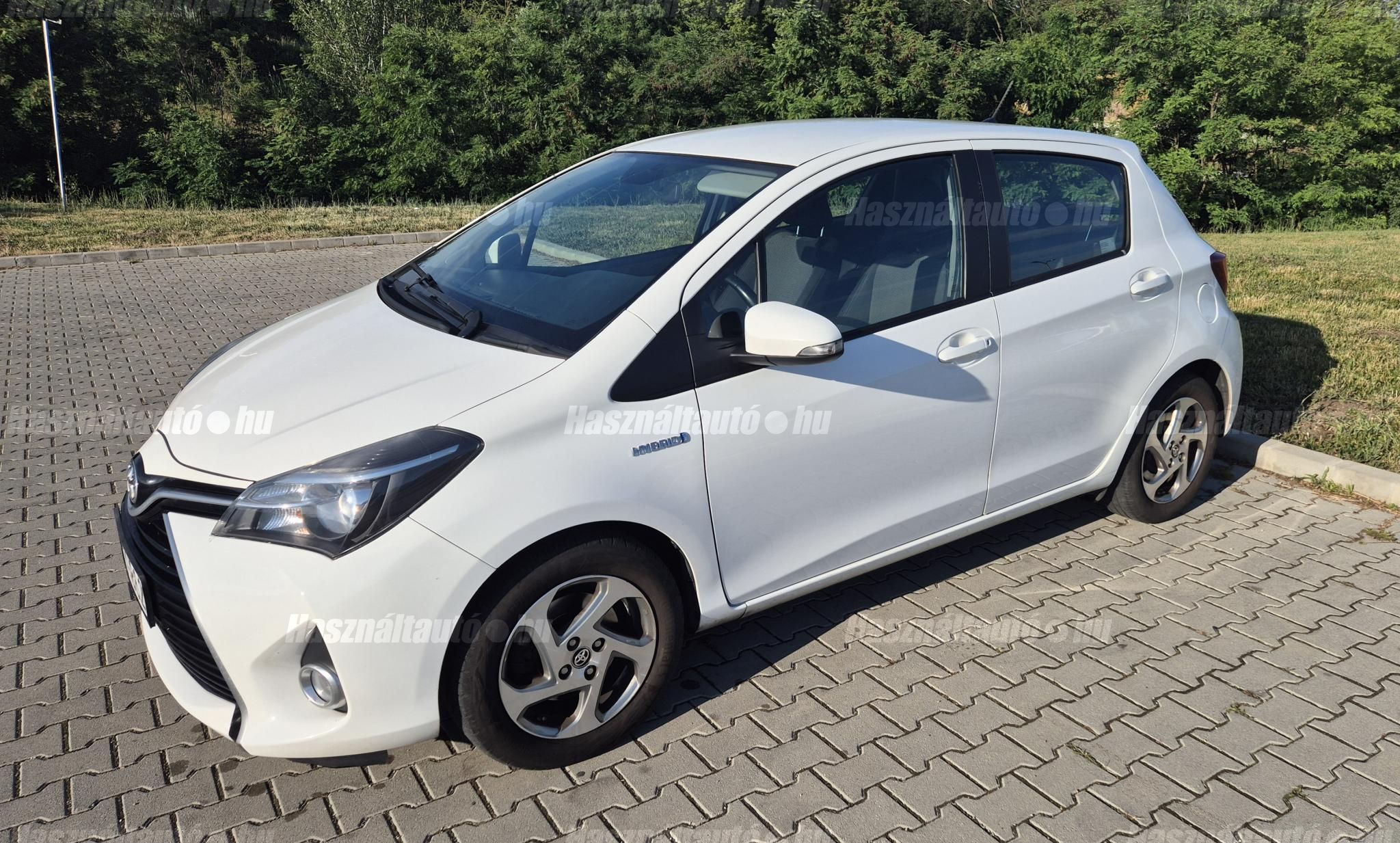 TOYOTA YARIS 2015 - 1