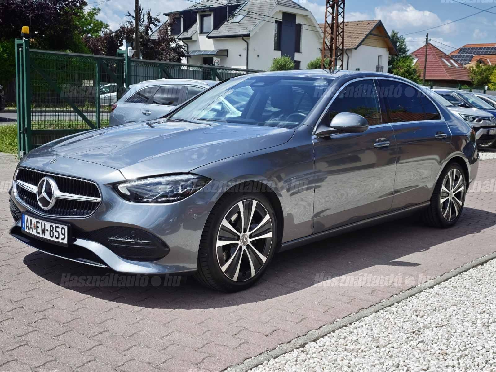 MERCEDES-BENZ C-OSZTÁLY 2022/12 - 1