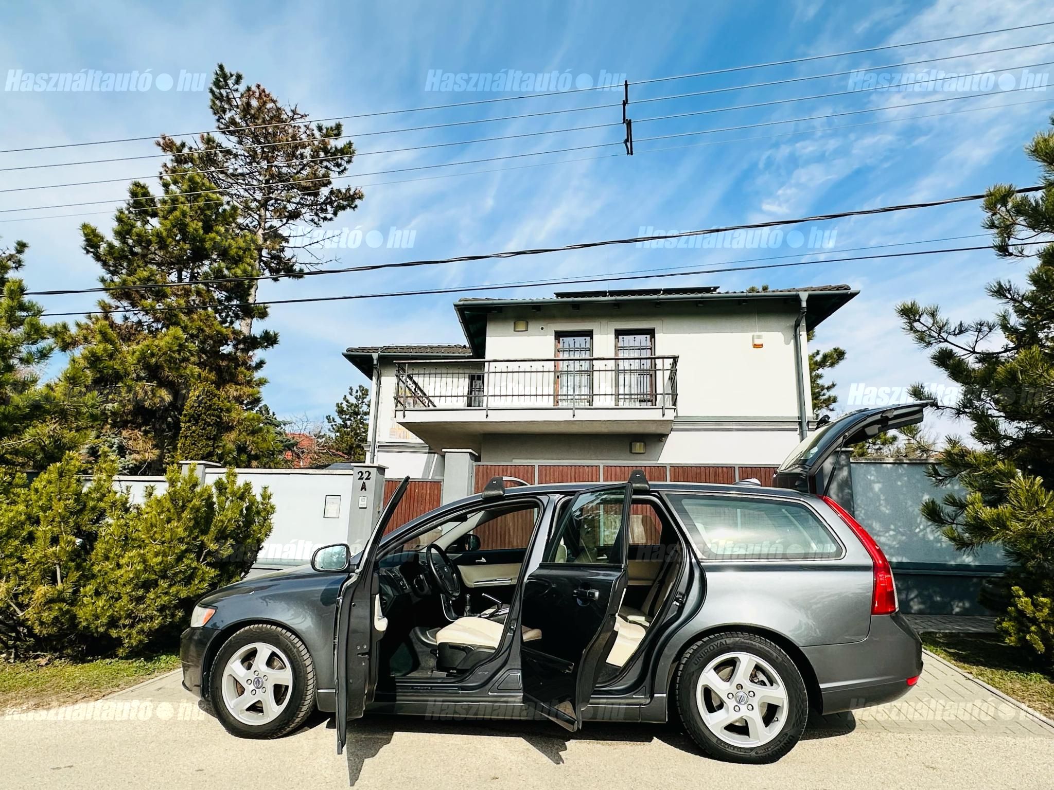 VOLVO V50 2012/4 - 1