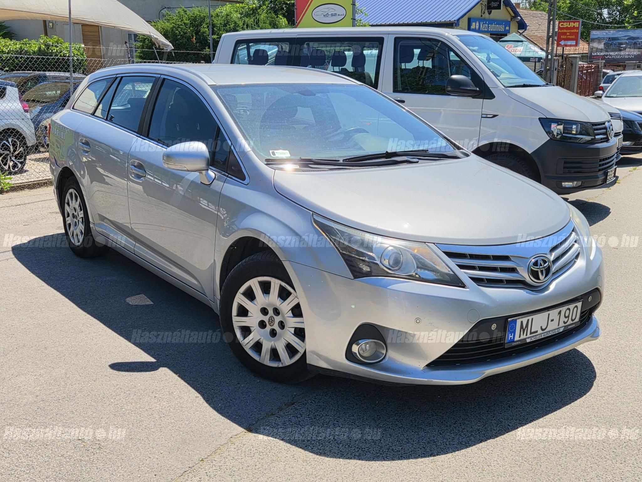 TOYOTA AVENSIS 2013/9 - 1