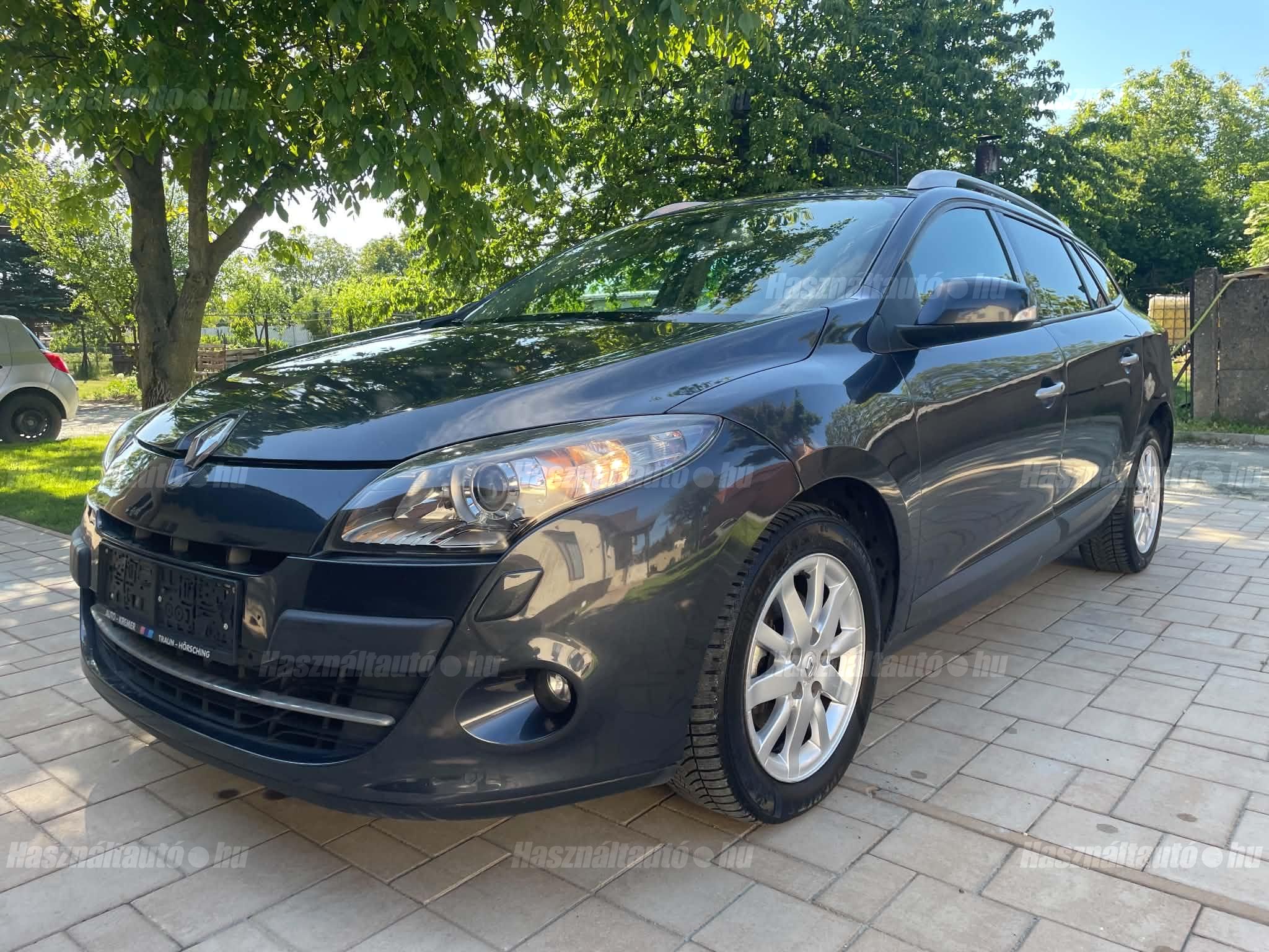 RENAULT MEGANE 2009/10 - 1