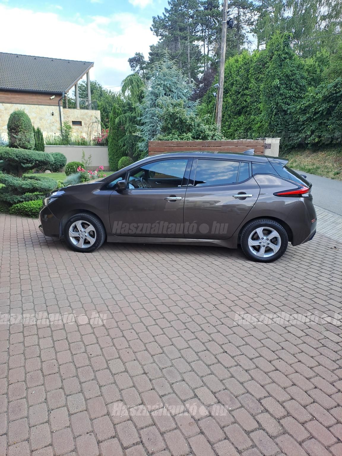 NISSAN LEAF 2021/8 - 1
