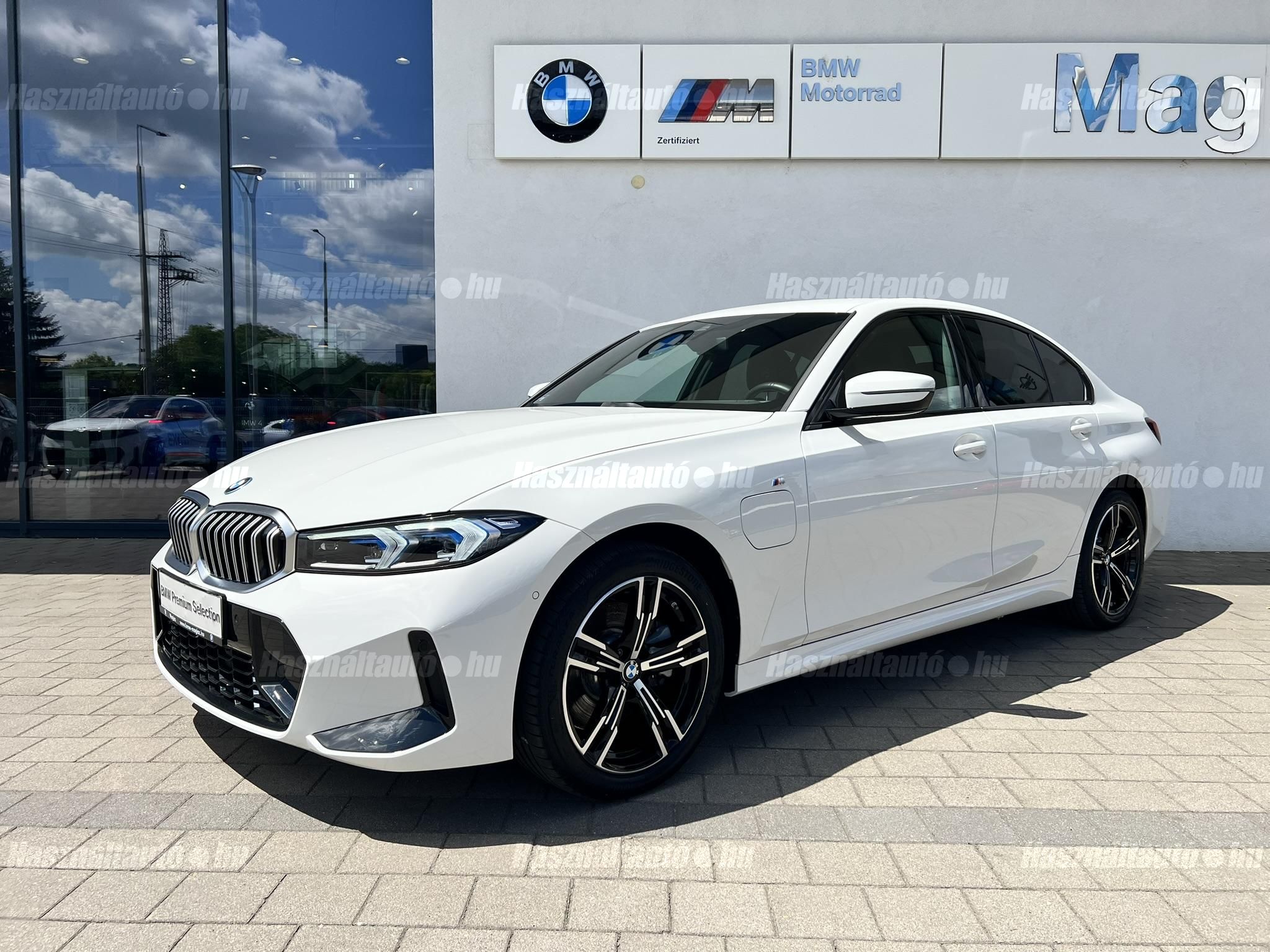 BMW 330 2025/2 - 1
