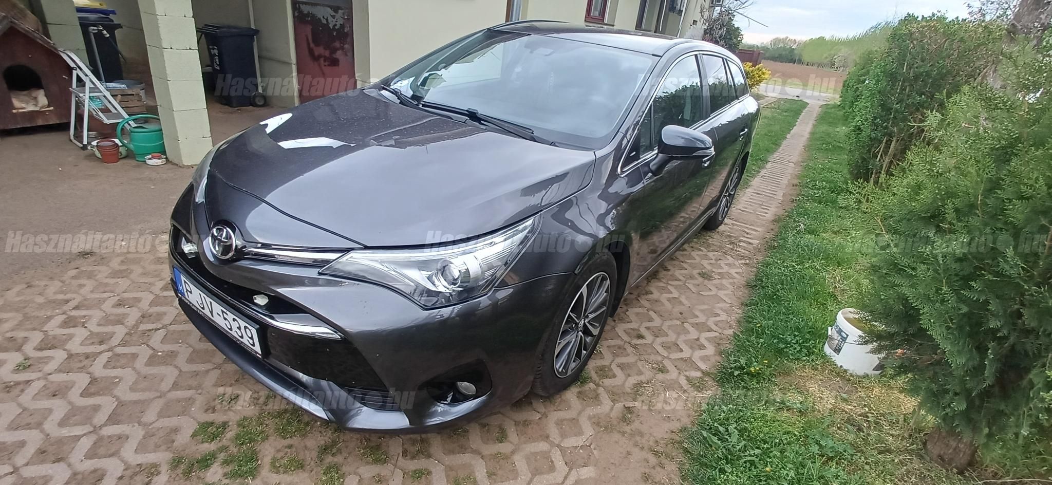 TOYOTA AVENSIS 2016/5 - 1