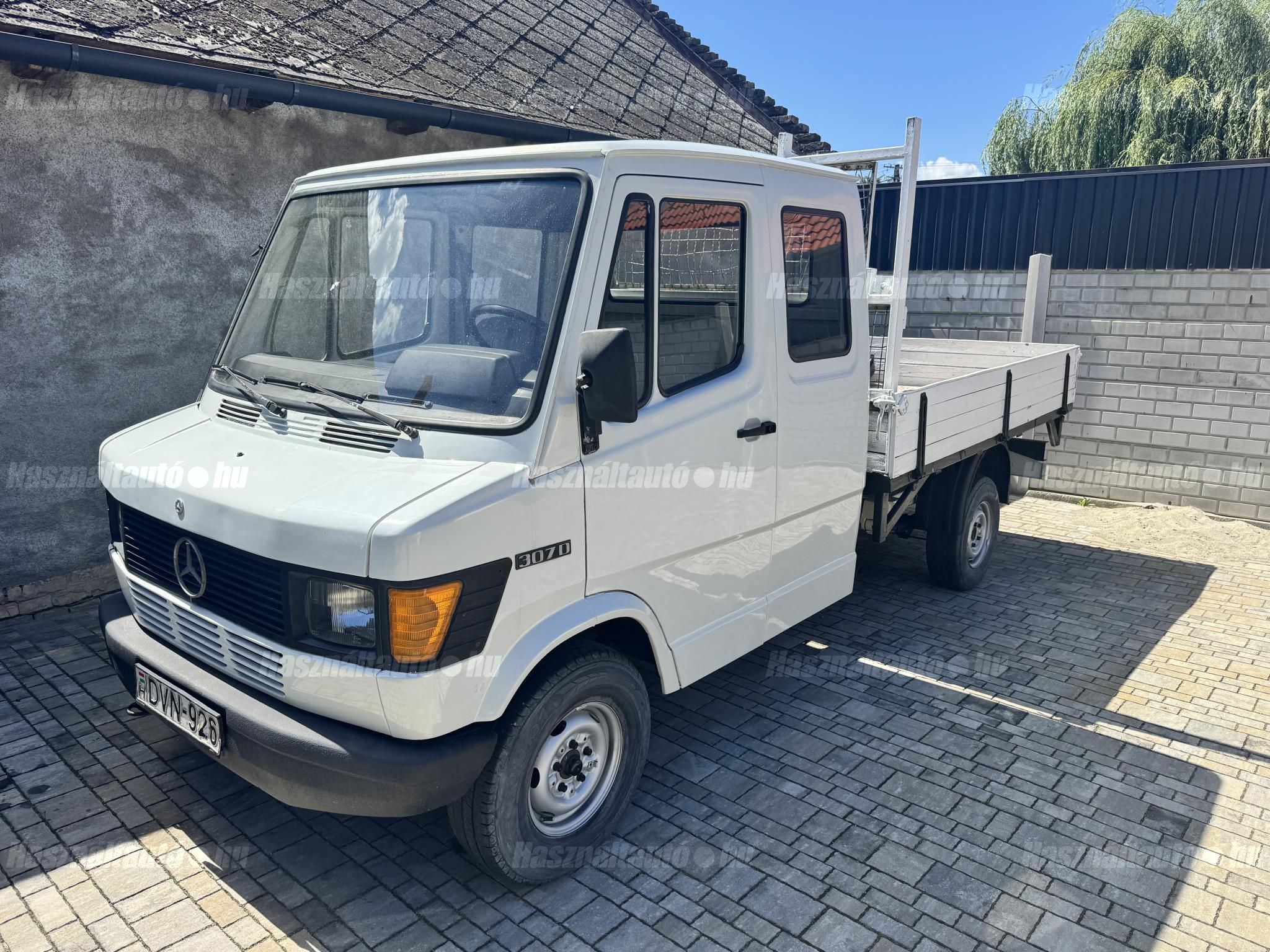 MERCEDES-BENZ 307 1984/8 - 1