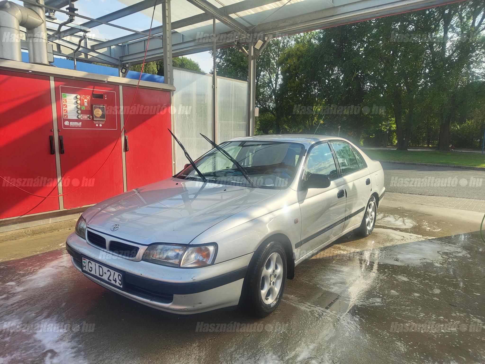 TOYOTA CARINA 1997/12 - 1