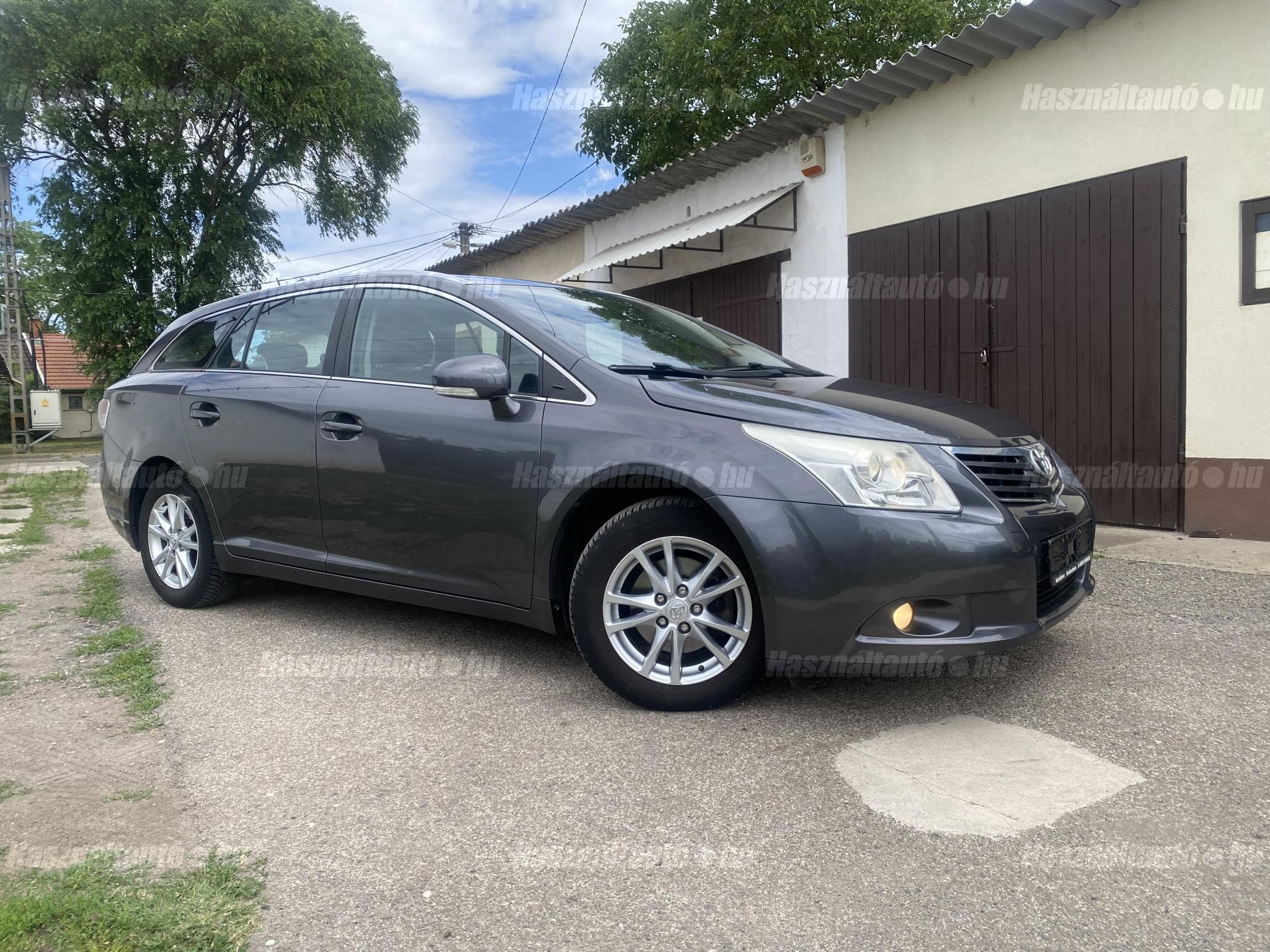 TOYOTA AVENSIS 2011/10 - 1