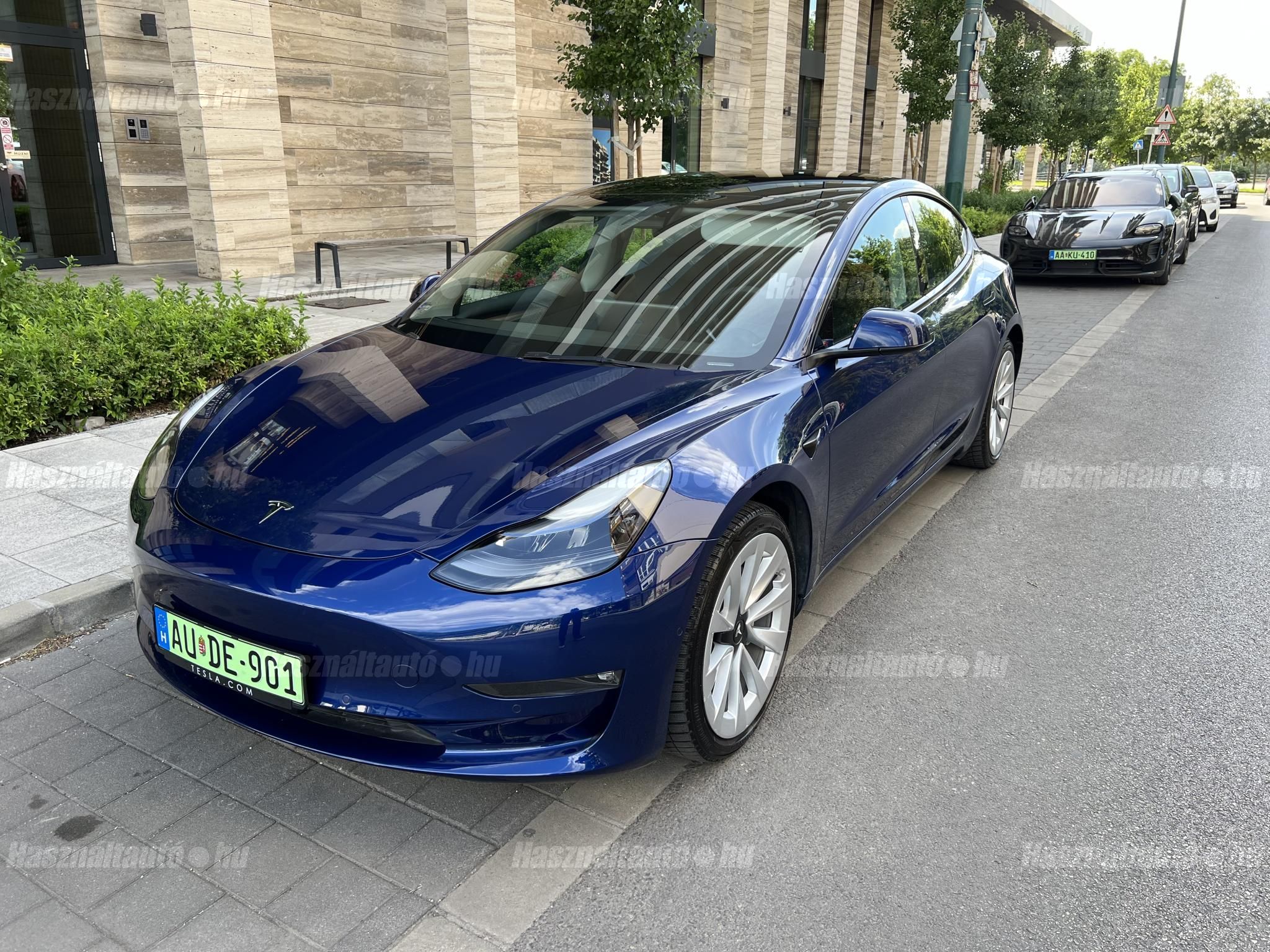 TESLA MODEL 3 2022/3 - 1