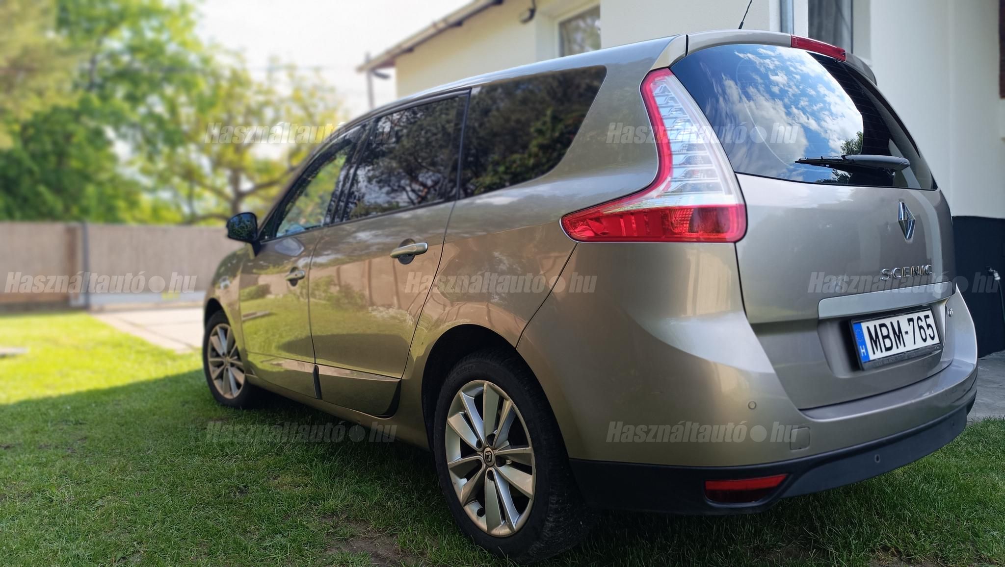 RENAULT GRAND SCENIC 2011/12 - 1