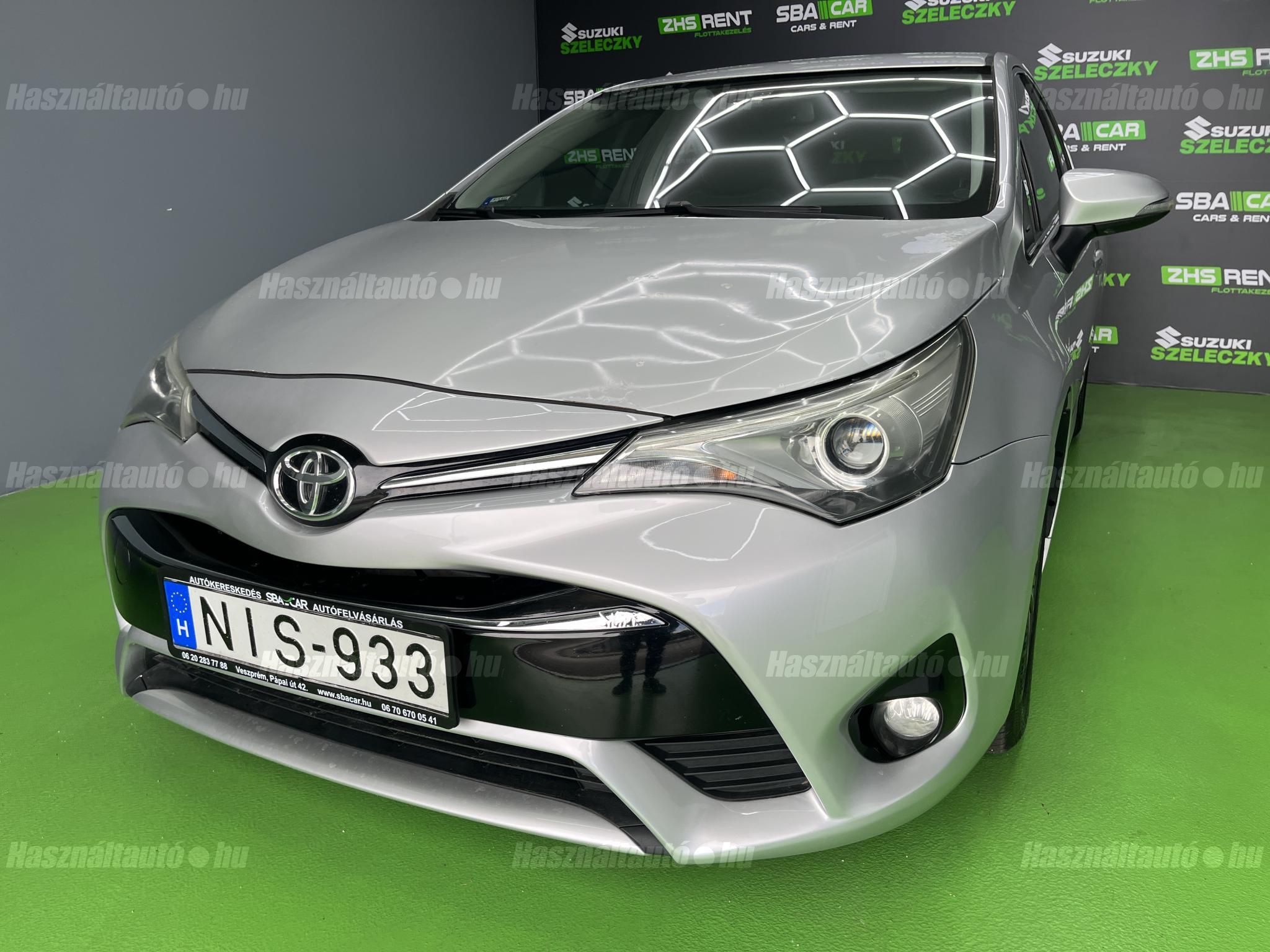 TOYOTA AVENSIS 2015/10 - 1