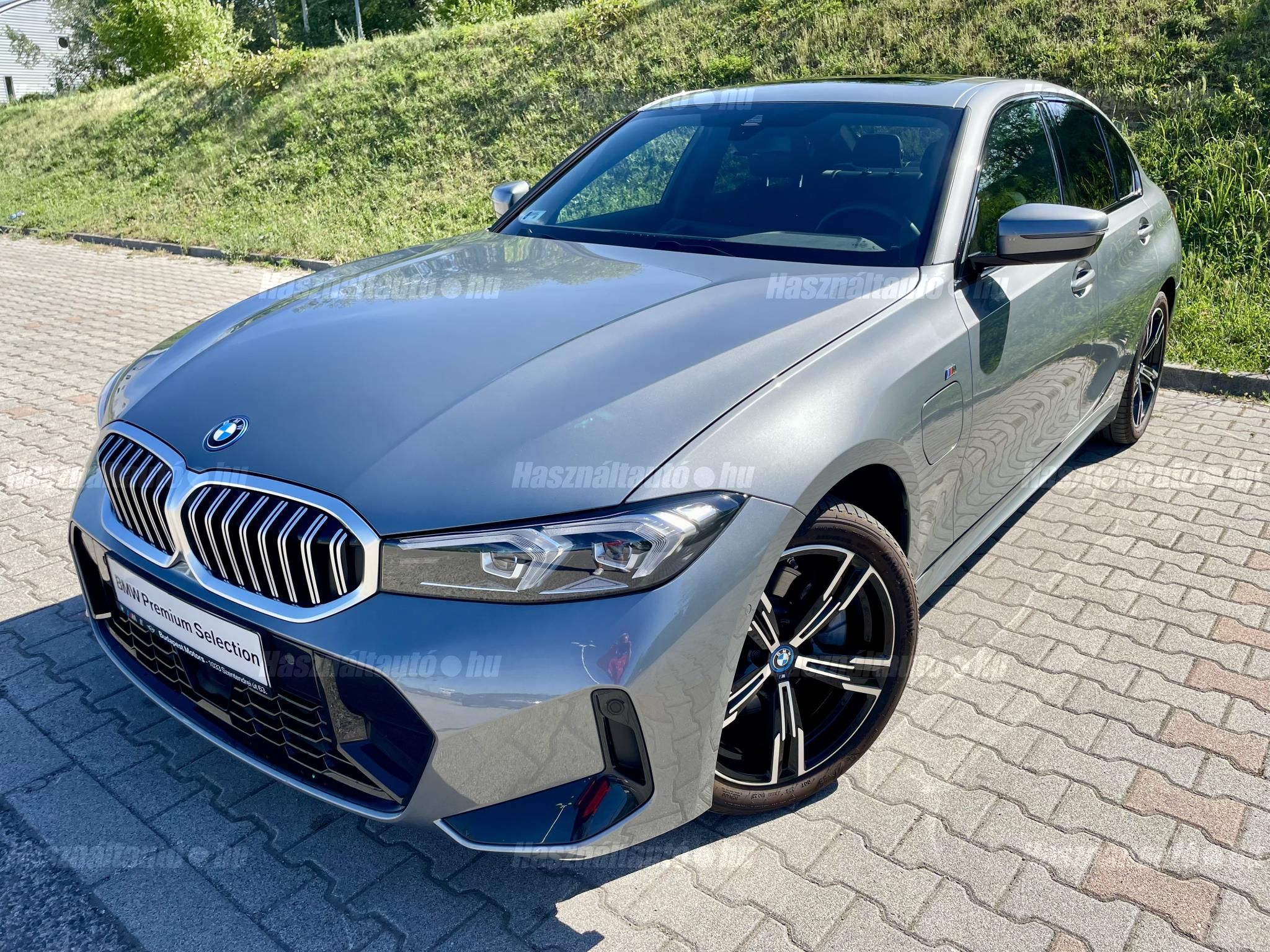 BMW 330 2024/11 - 1
