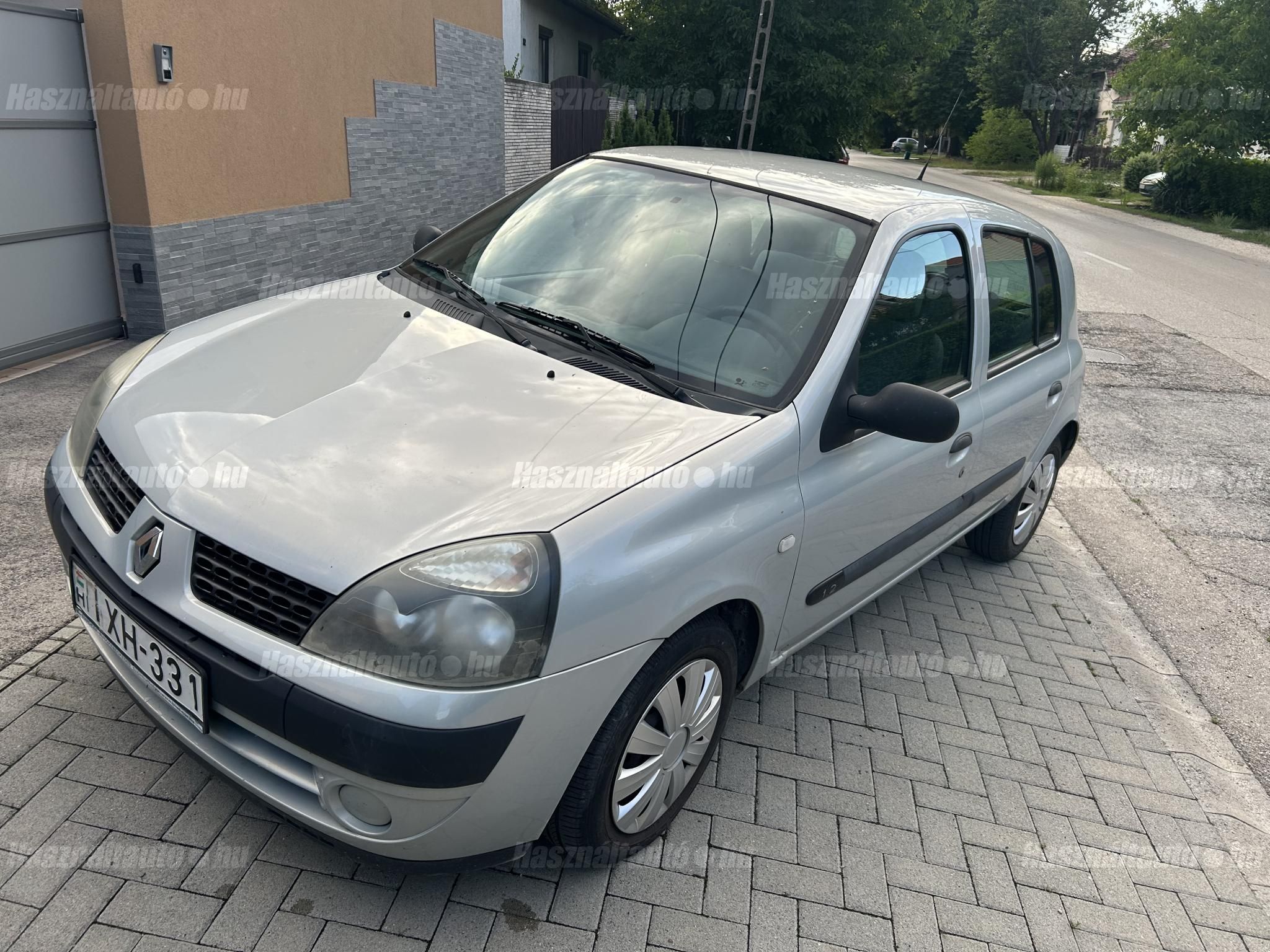 RENAULT CLIO 2004 - 1