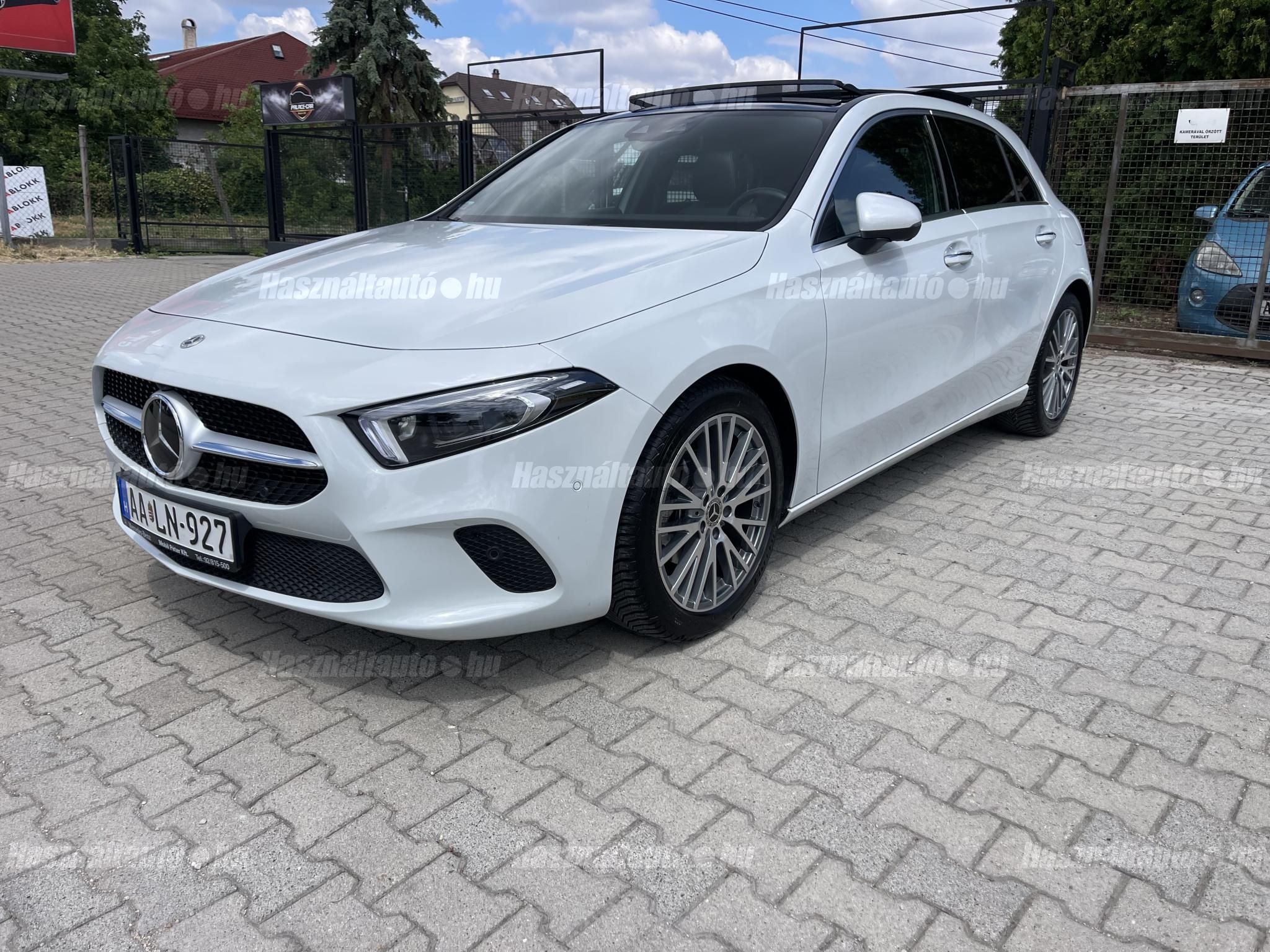 MERCEDES-BENZ A 180 2023/5 - 1