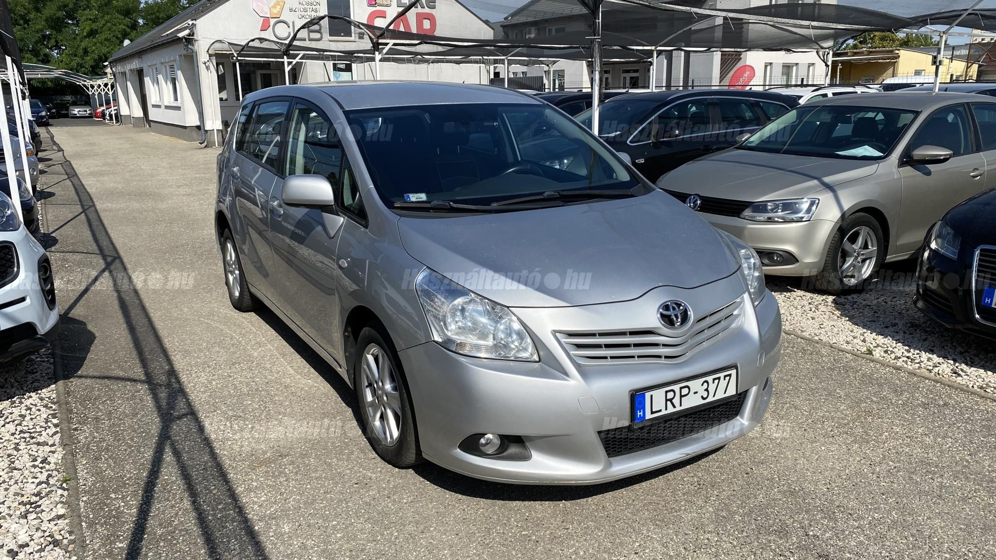TOYOTA VERSO 2010/6 - 1