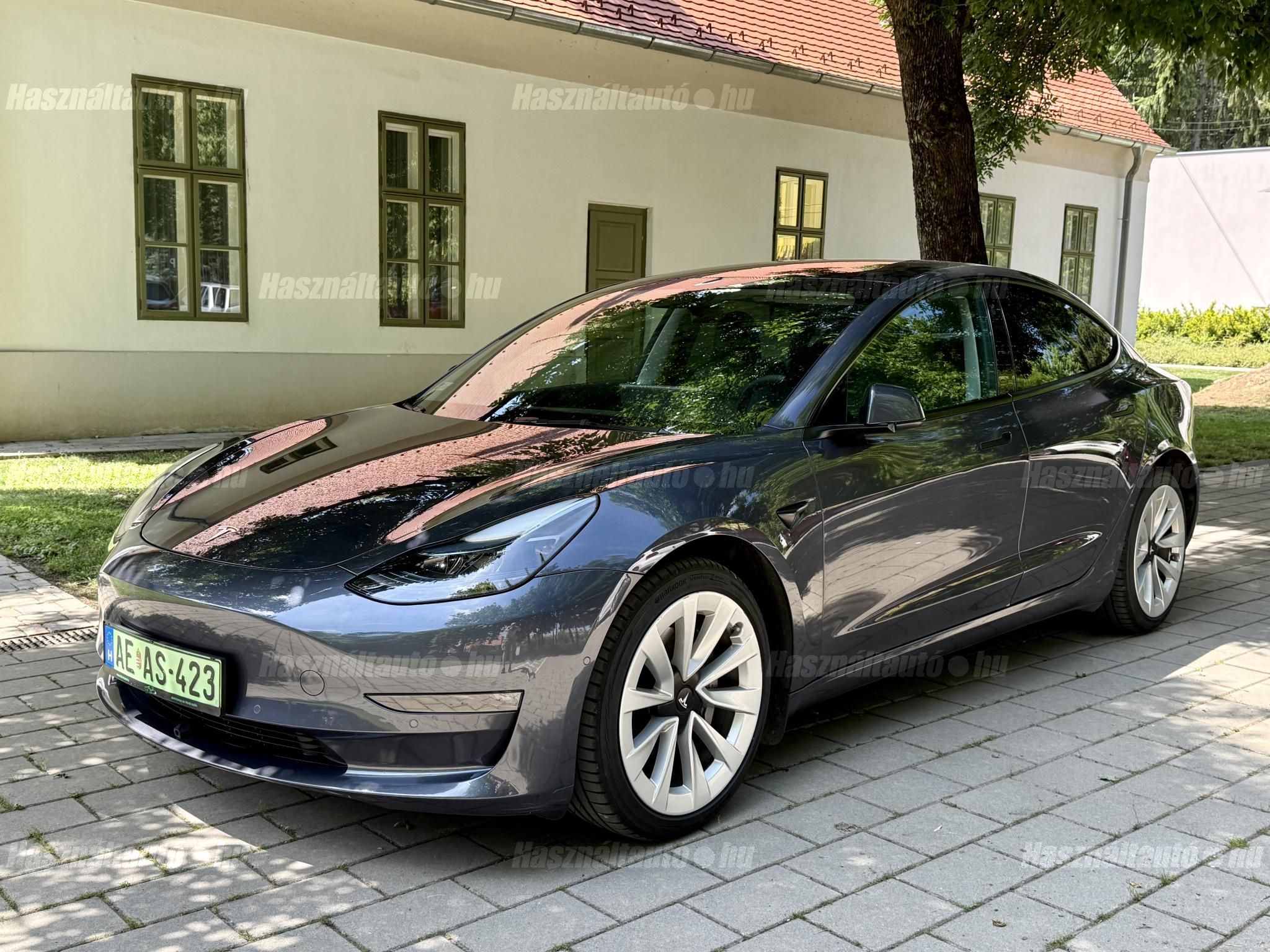 TESLA MODEL 3 2022/9 - 1