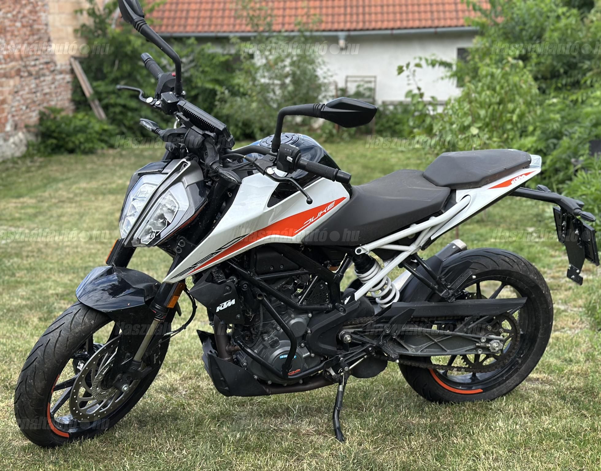 KTM 390 DUKE 2022 - 1