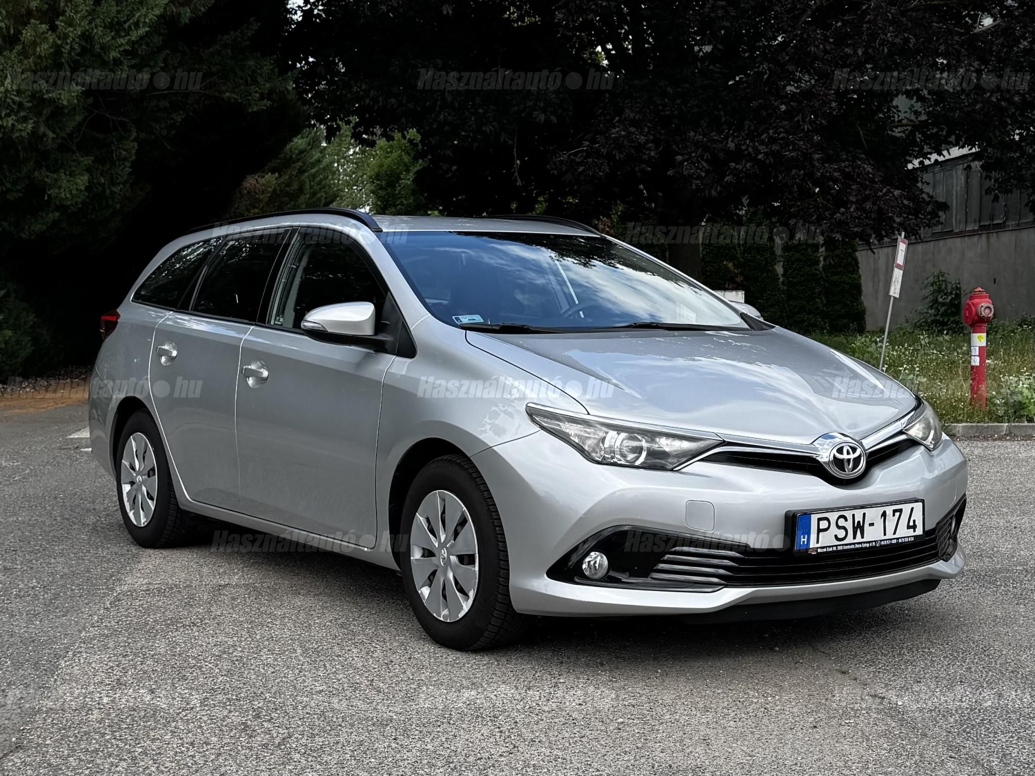 TOYOTA AURIS 2018/4 - 1