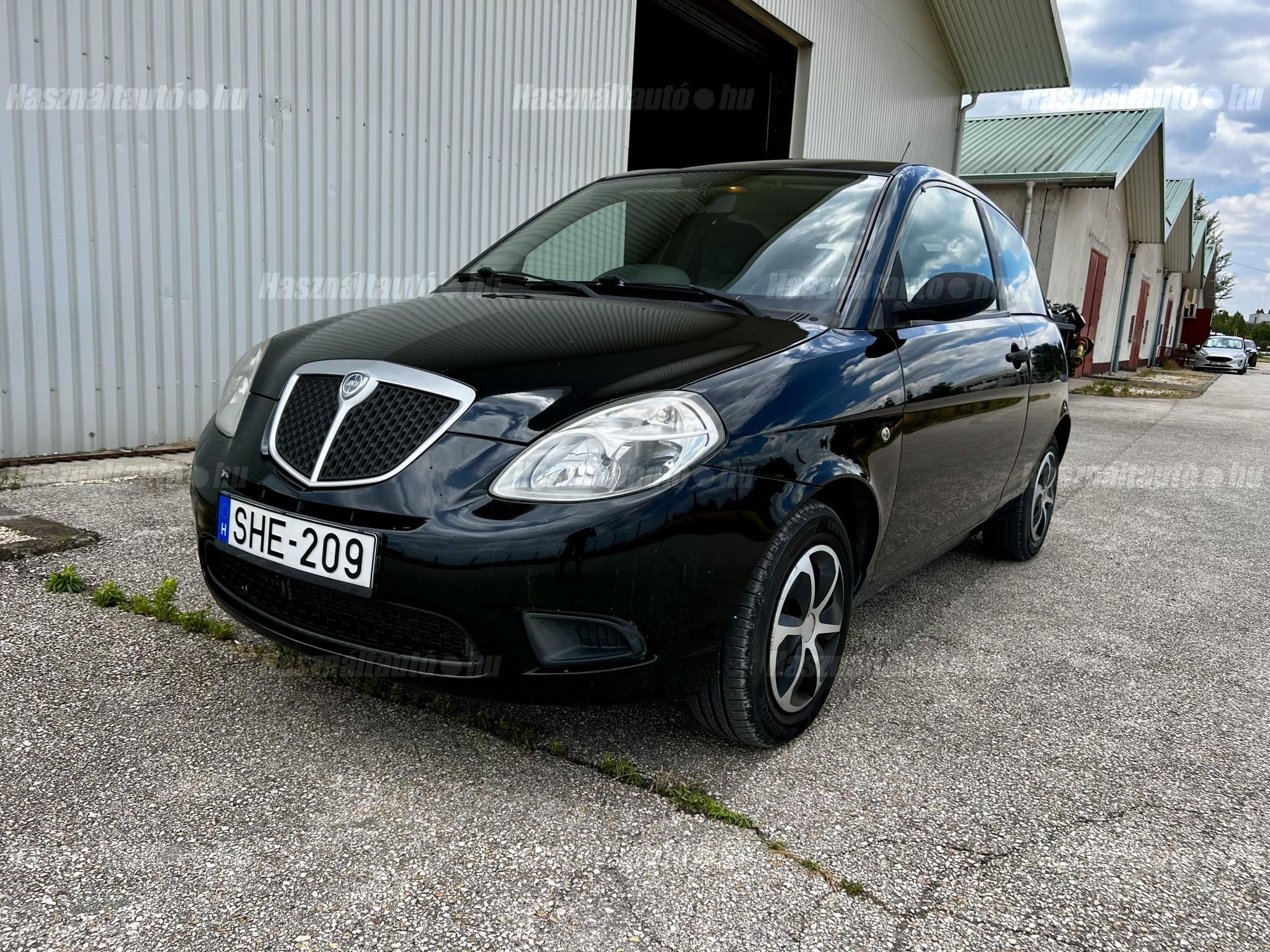 LANCIA YPSILON 2010/4 - 1