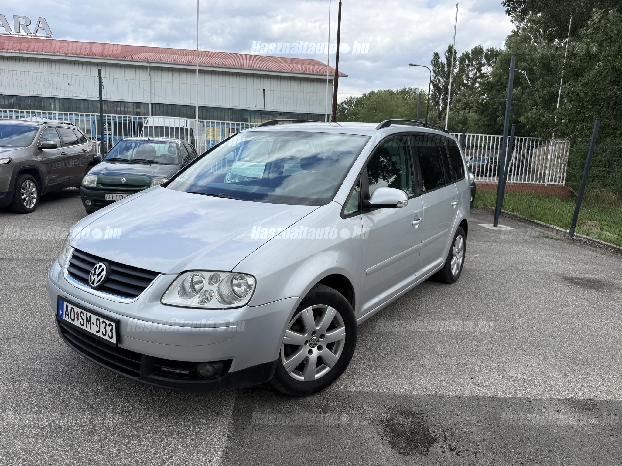 VOLKSWAGEN TOURAN 2004 - 1