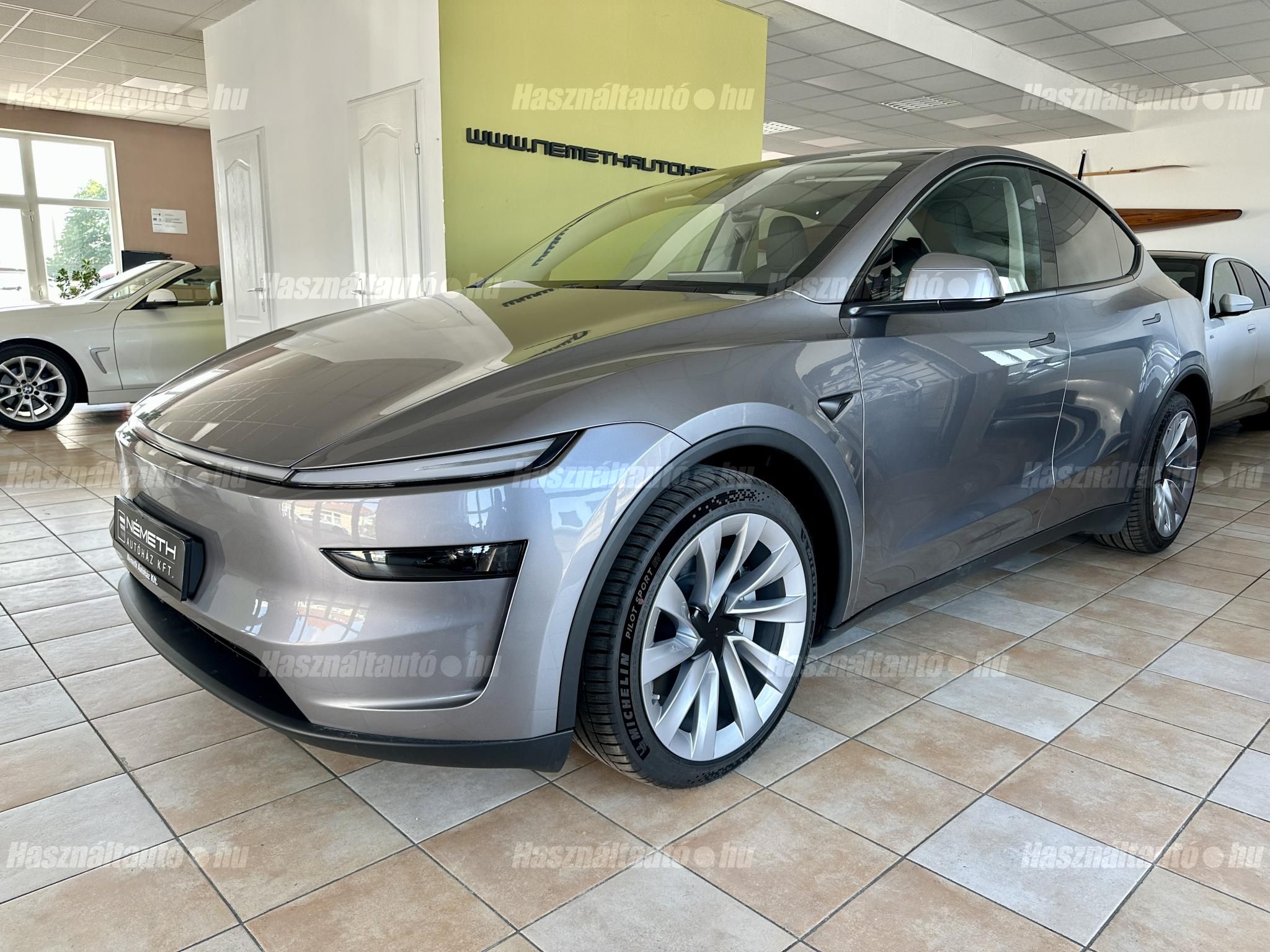 TESLA MODEL Y 2025/3 - 1