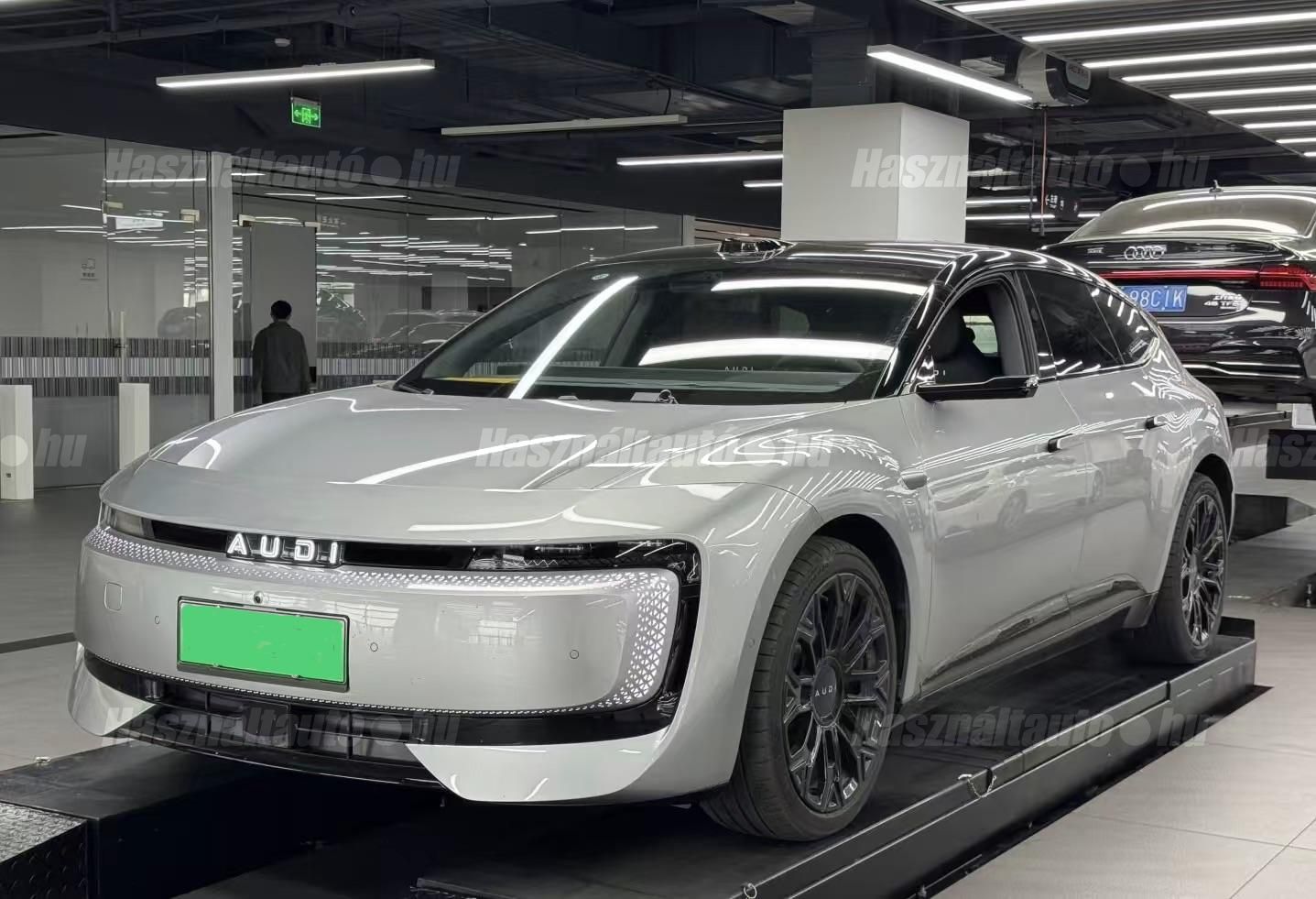 AUDI E-TRON 2026 - 1