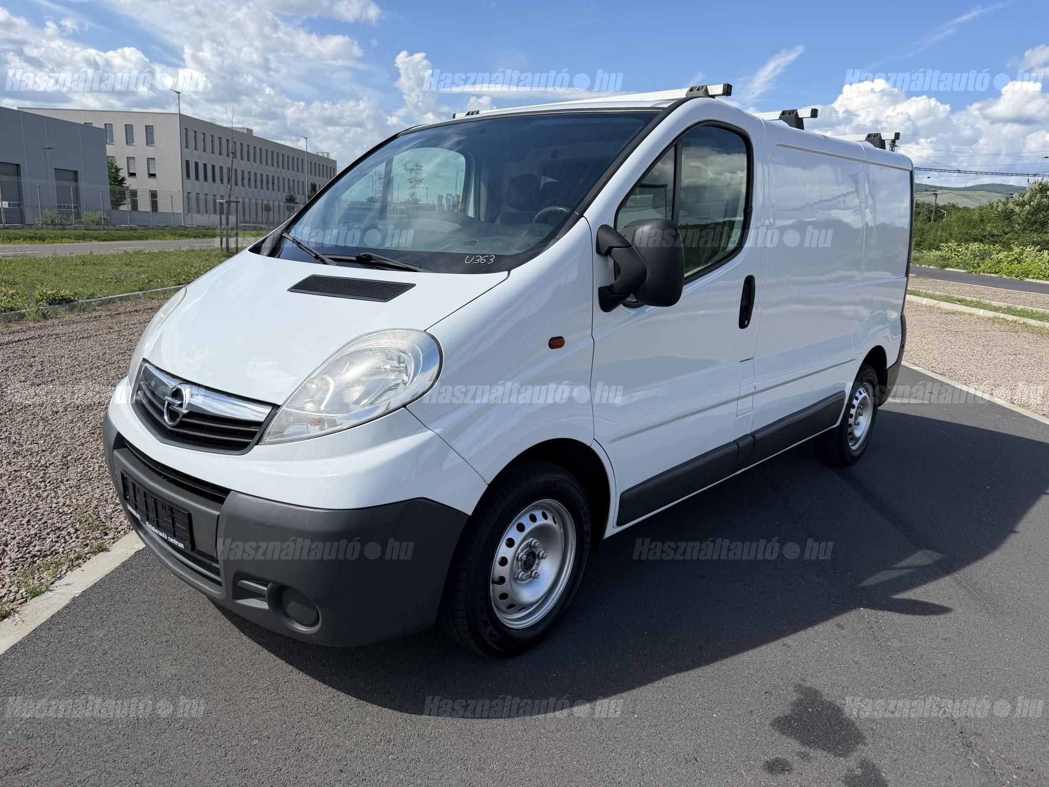 OPEL VIVARO 2013/8 - 1