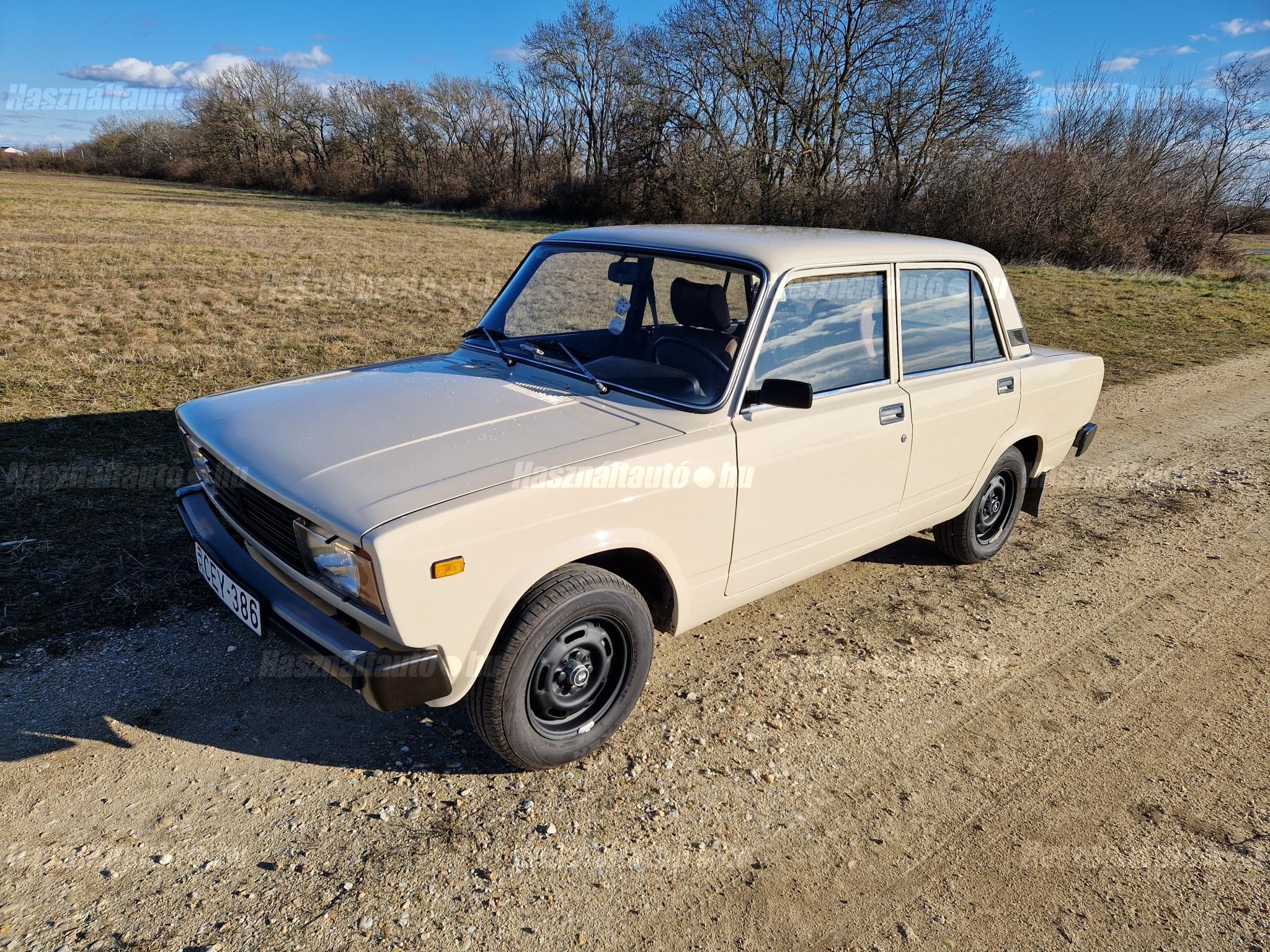 LADA 2105 1986/10 - 1