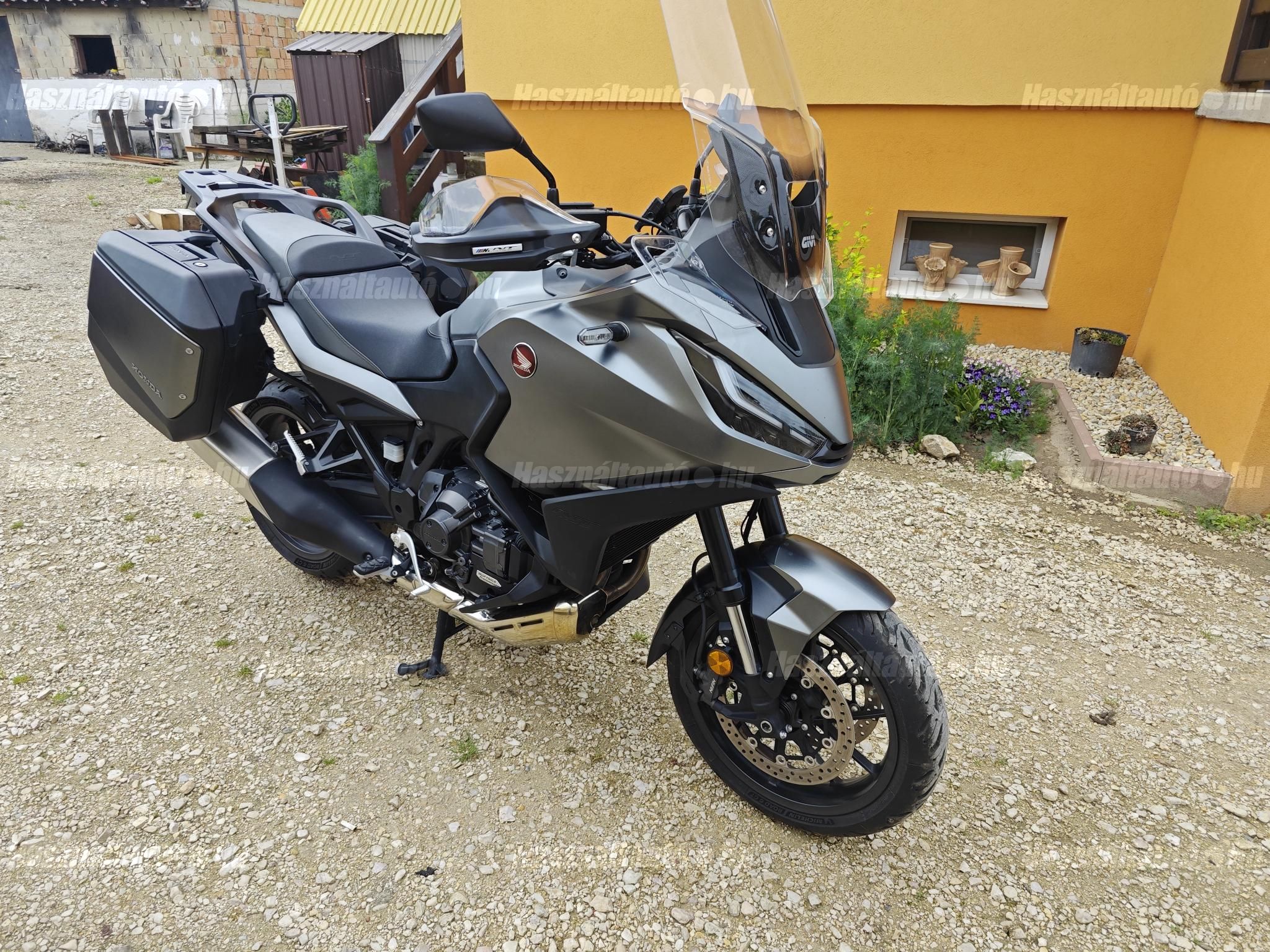 HONDA NT 2023/8 - 1