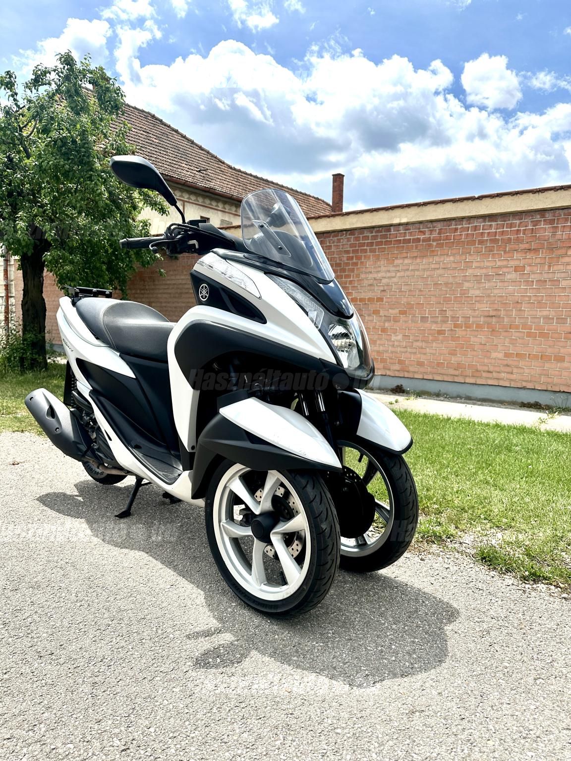 YAMAHA TRICITY 125 2015/6 - 1