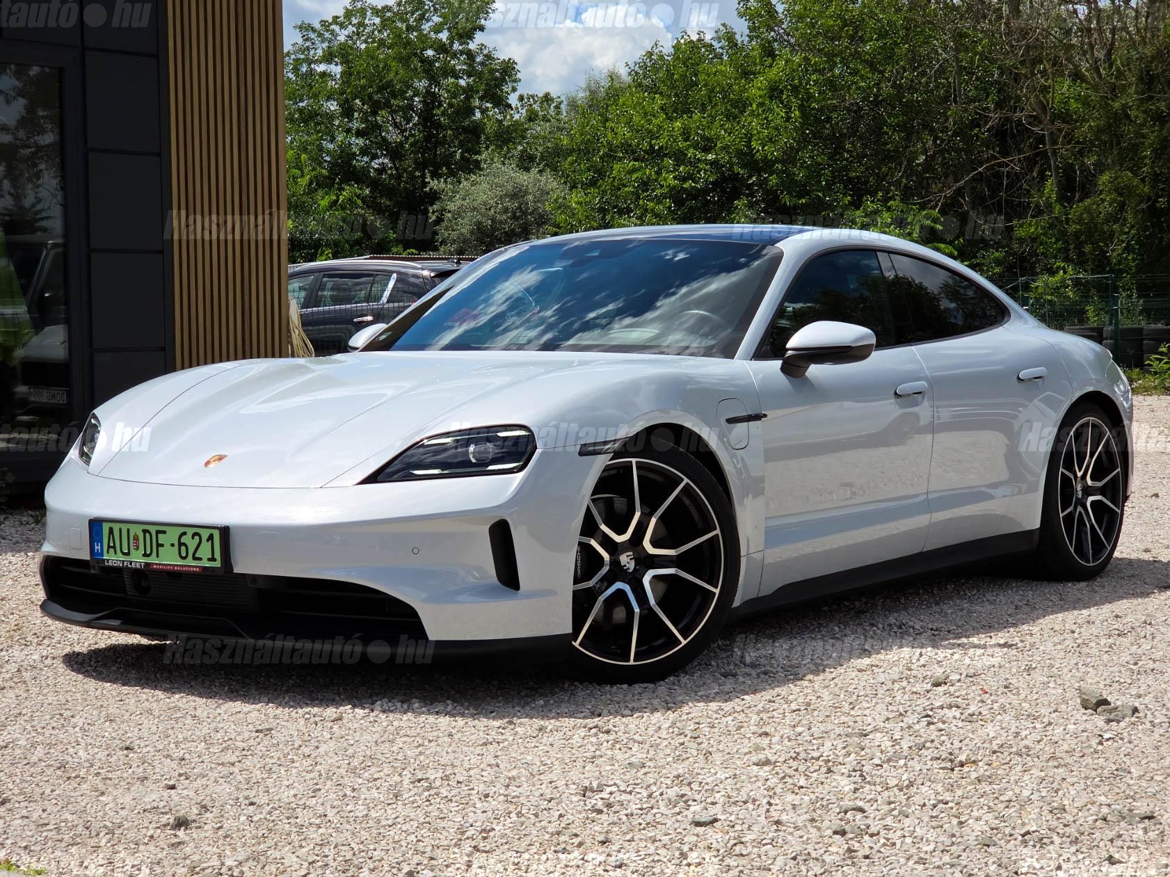 PORSCHE TAYCAN 2025/8 - 1