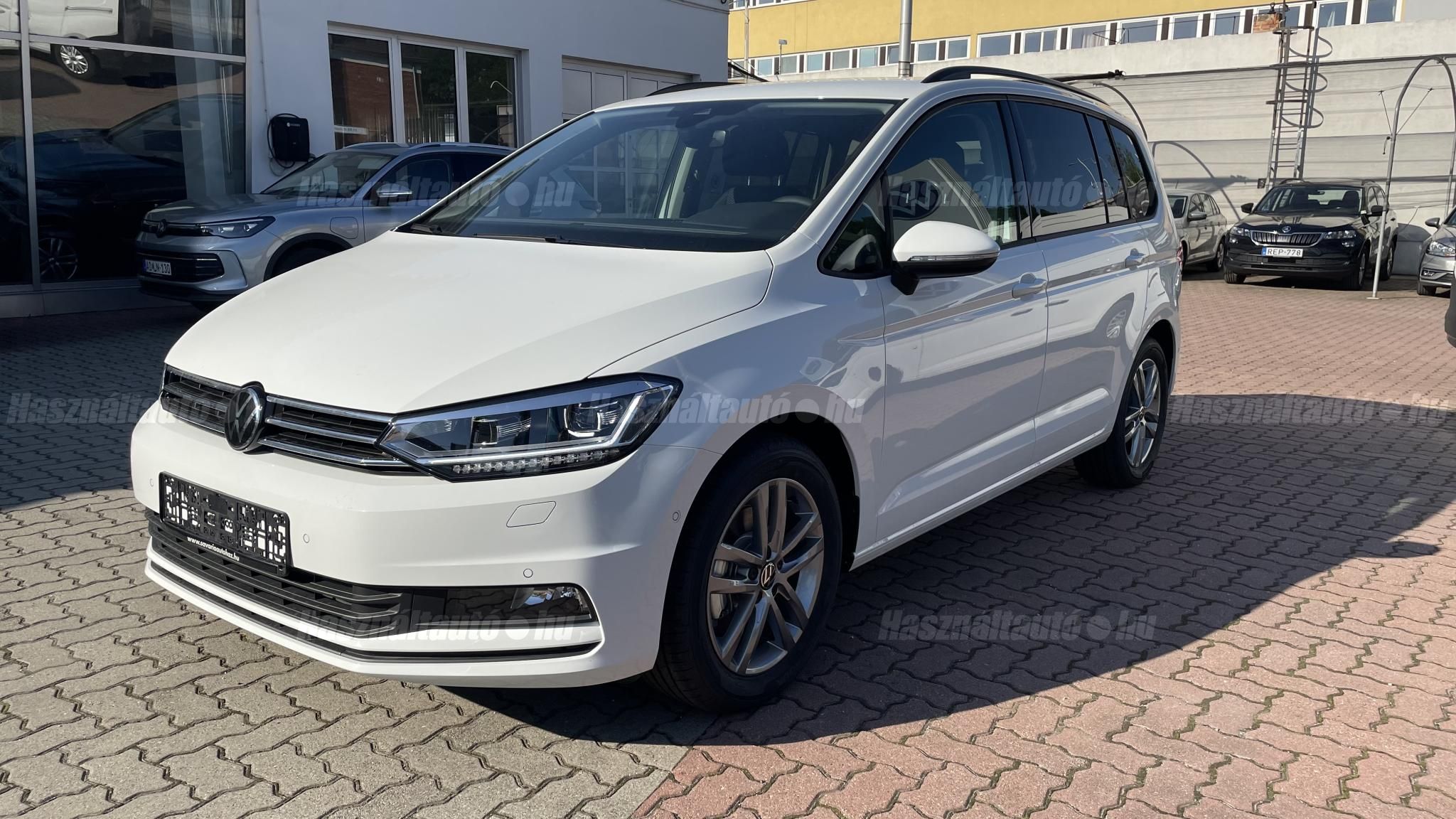 VOLKSWAGEN TOURAN 2026 - 1
