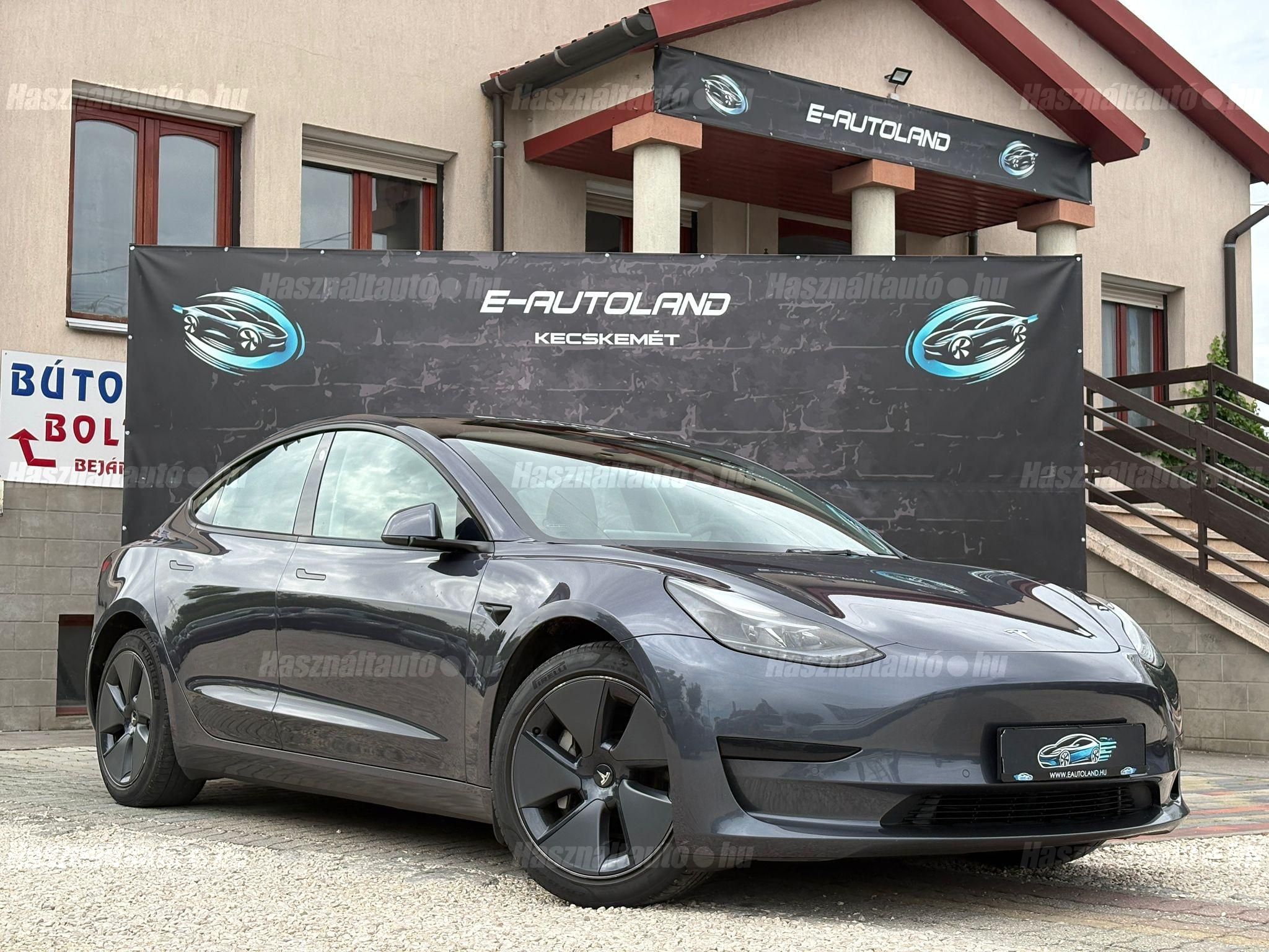 TESLA MODEL 3 2021/8 - 1