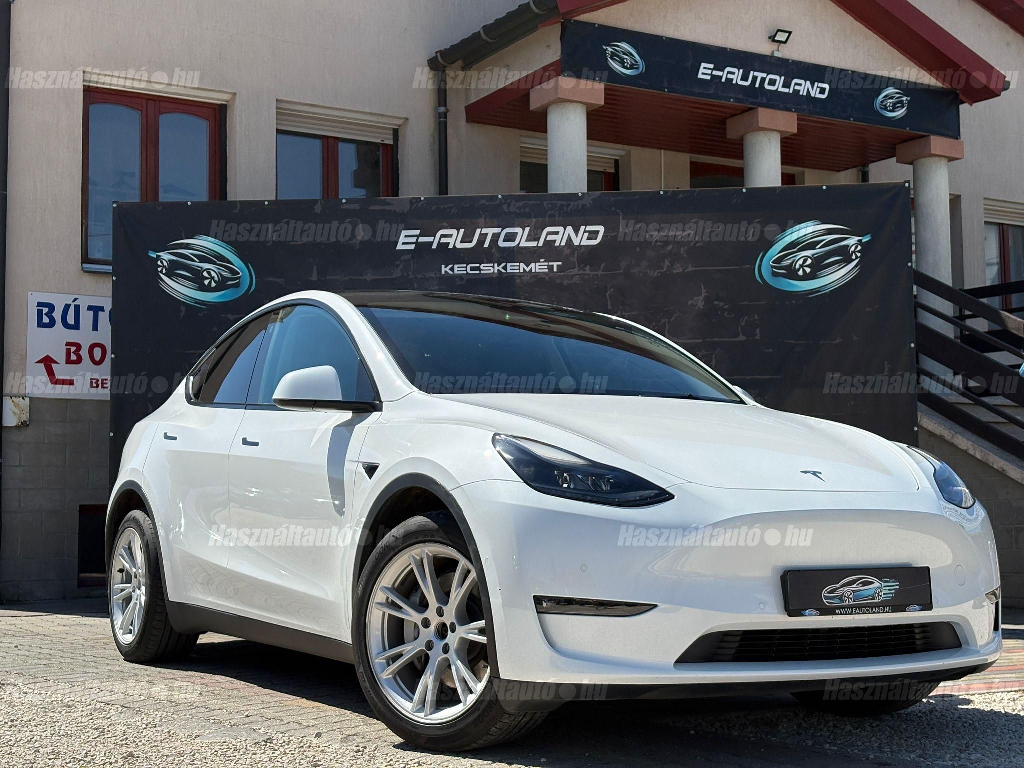 TESLA MODEL Y 2022/5 - 1