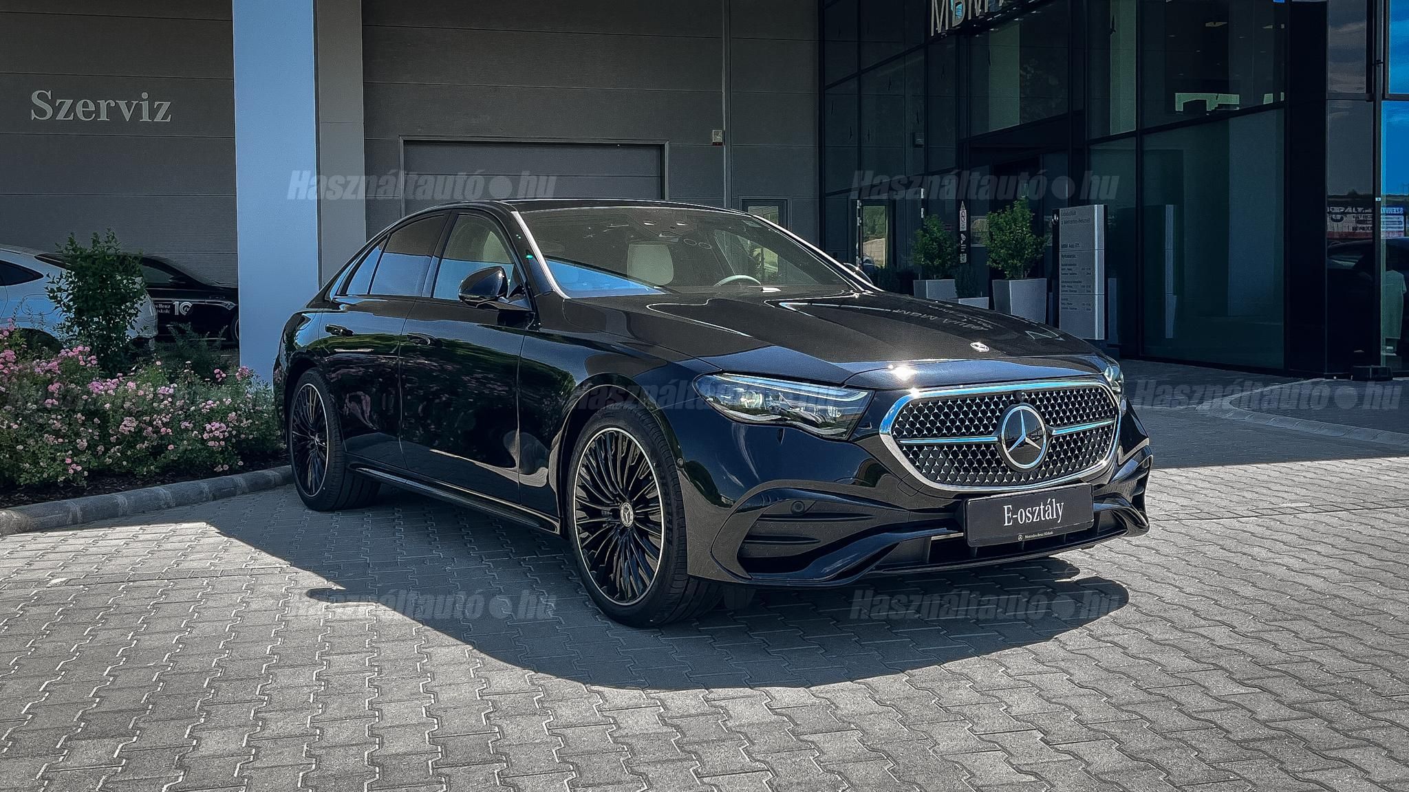 MERCEDES-BENZ E 300 2026 - 1