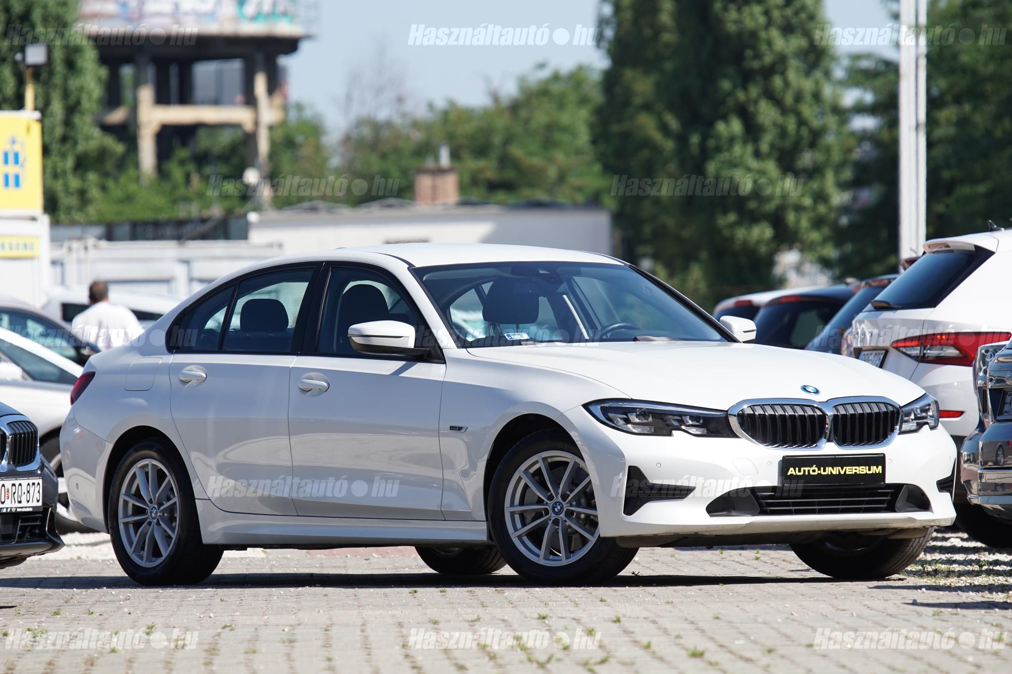 BMW 330 2022/4 - 1