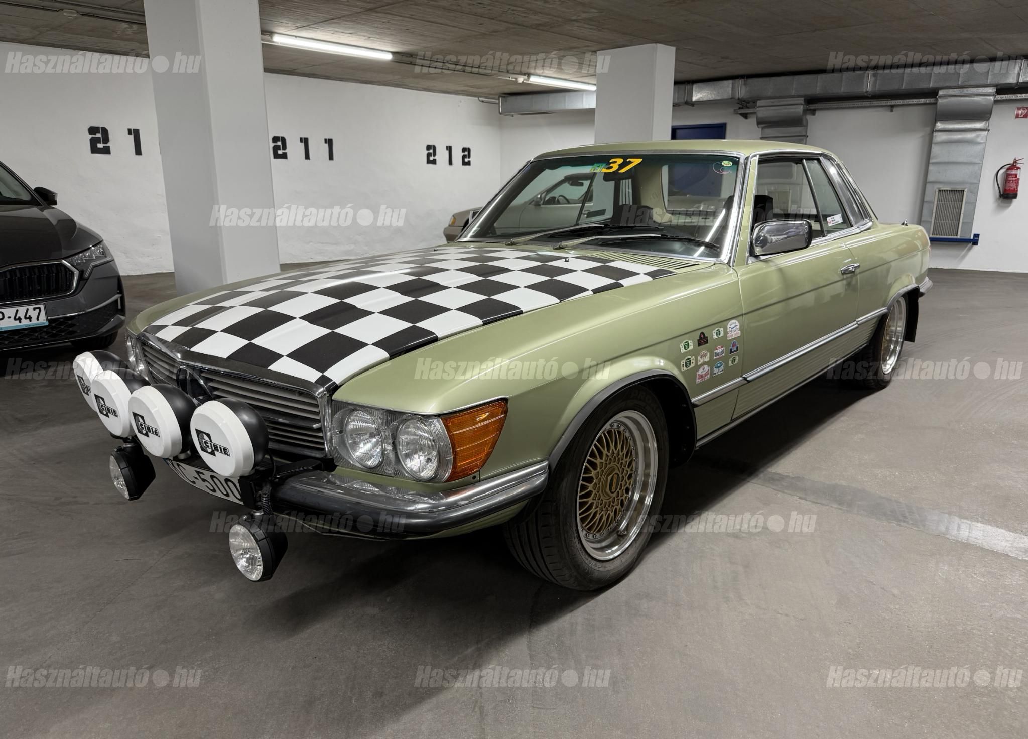 MERCEDES-BENZ W 107 1977 - 1
