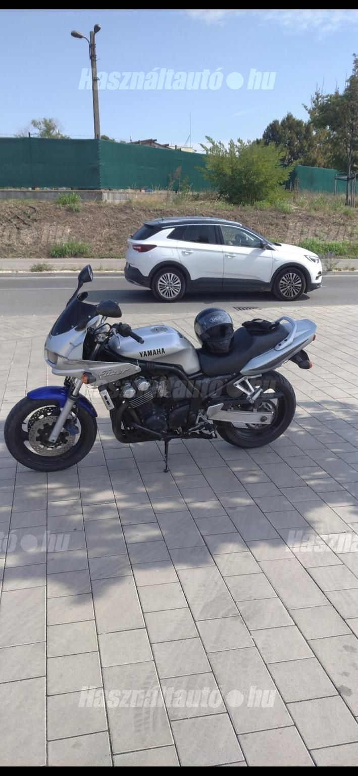YAMAHA FZS 600 (FAZER) 2002/5 - 1