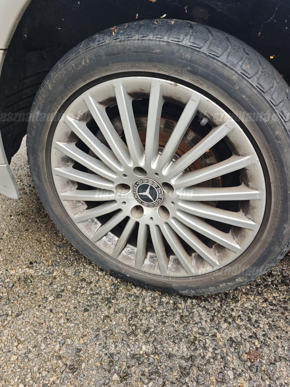 MERCEDES-BENZ E-OSZTÁLY 2001/5 - 1