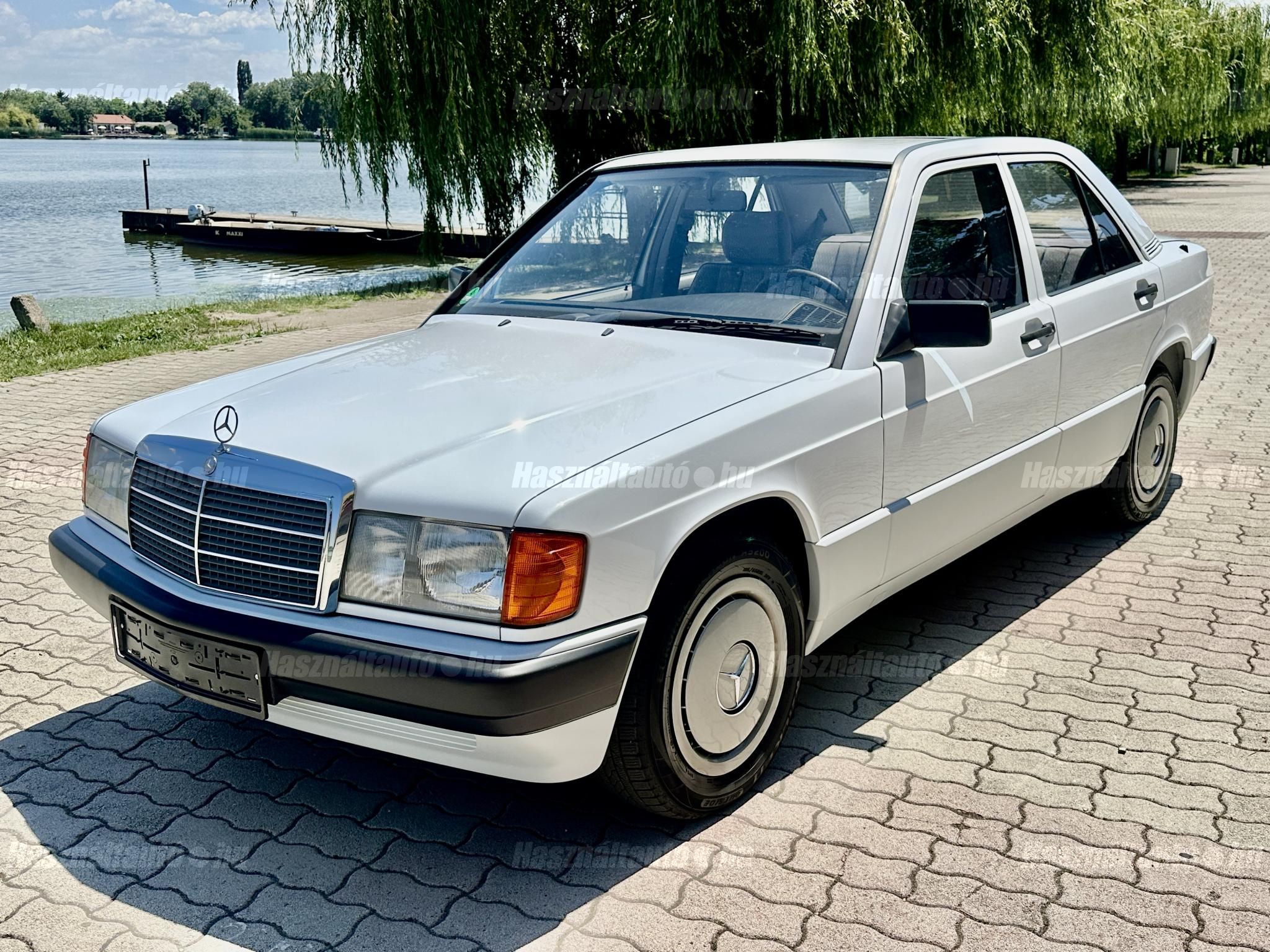 MERCEDES-BENZ 190 1992/12 - 1