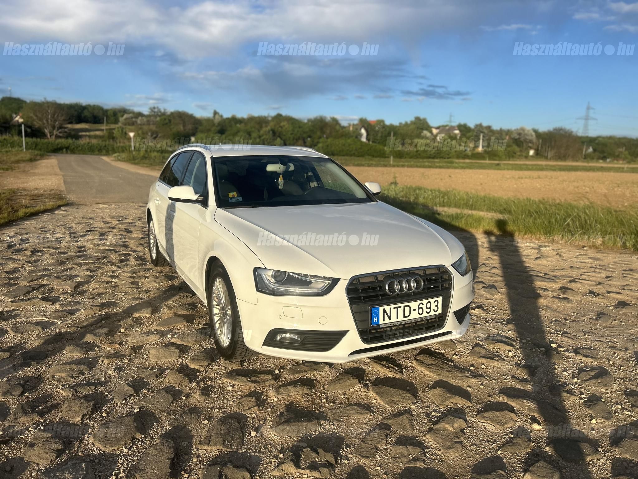 AUDI A4 2013/5 - 1