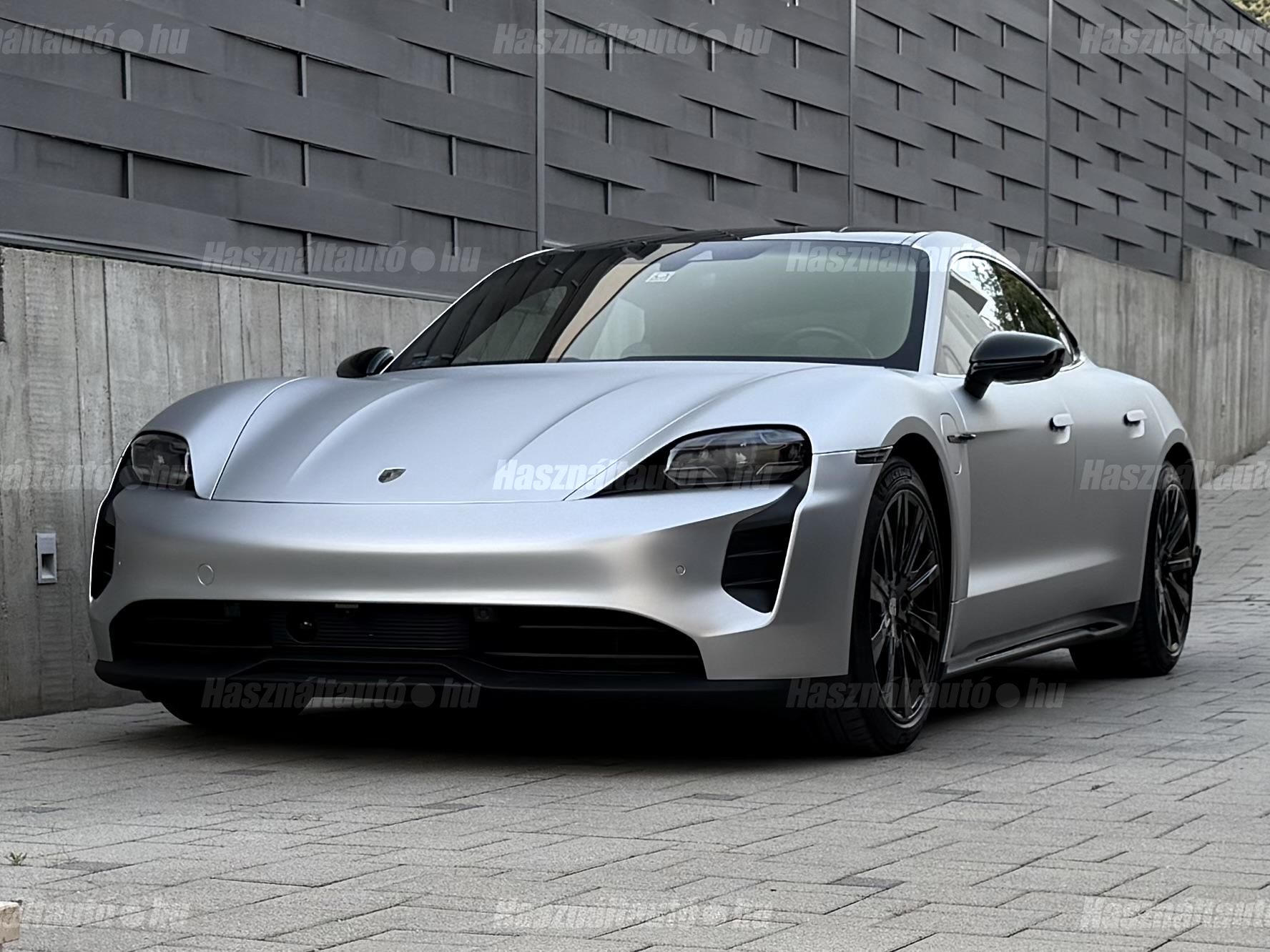 PORSCHE TAYCAN 2020/11 - 1