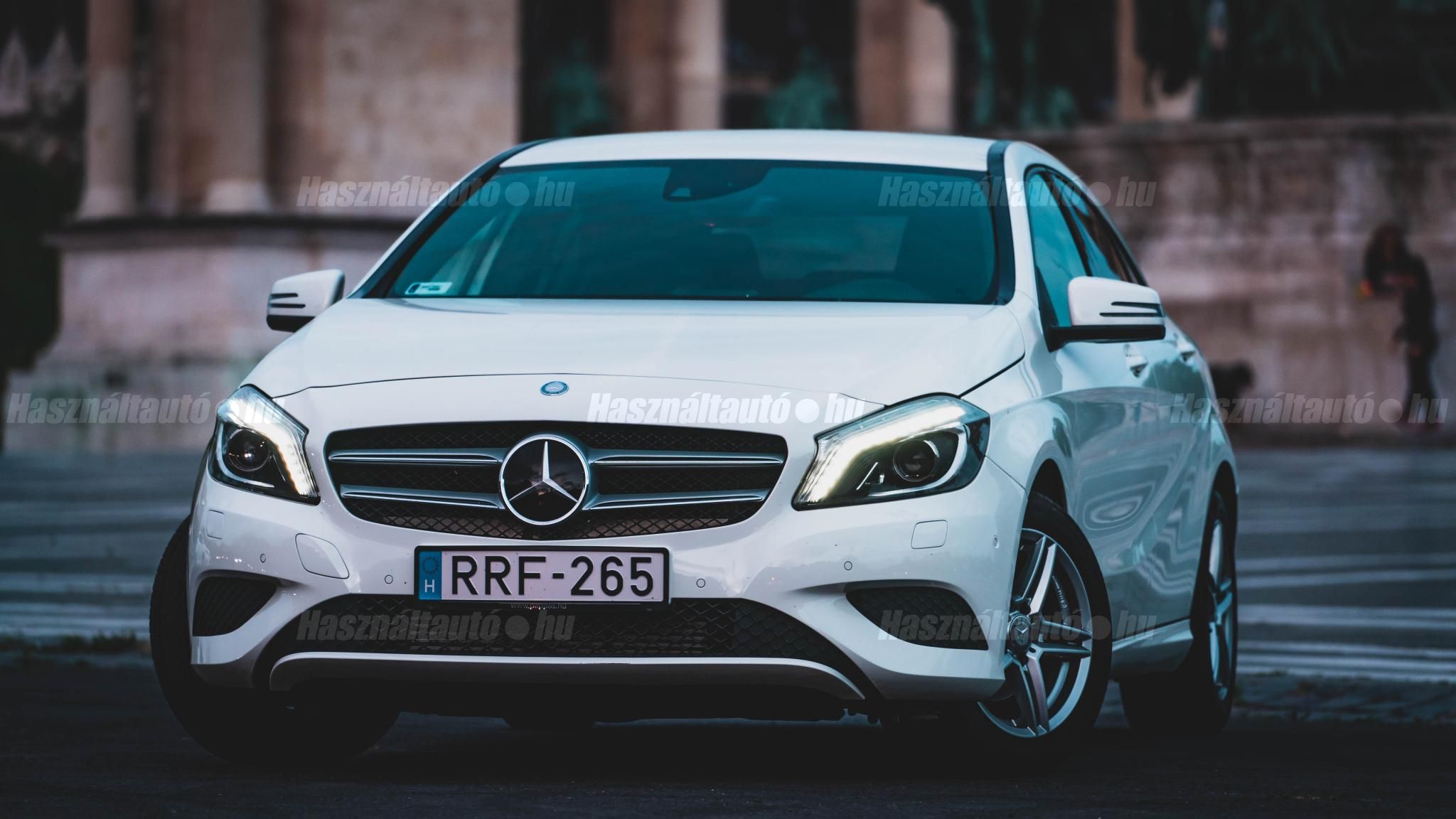 MERCEDES-BENZ A 180 2013/12 - 1