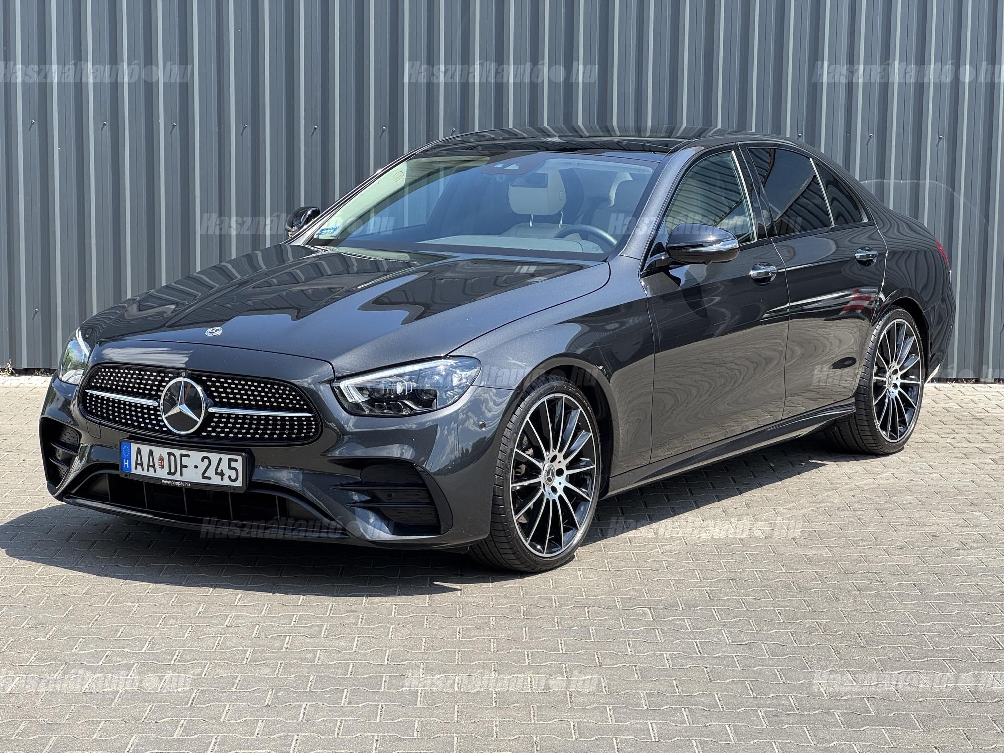 MERCEDES-BENZ E 300 2022/8 - 1