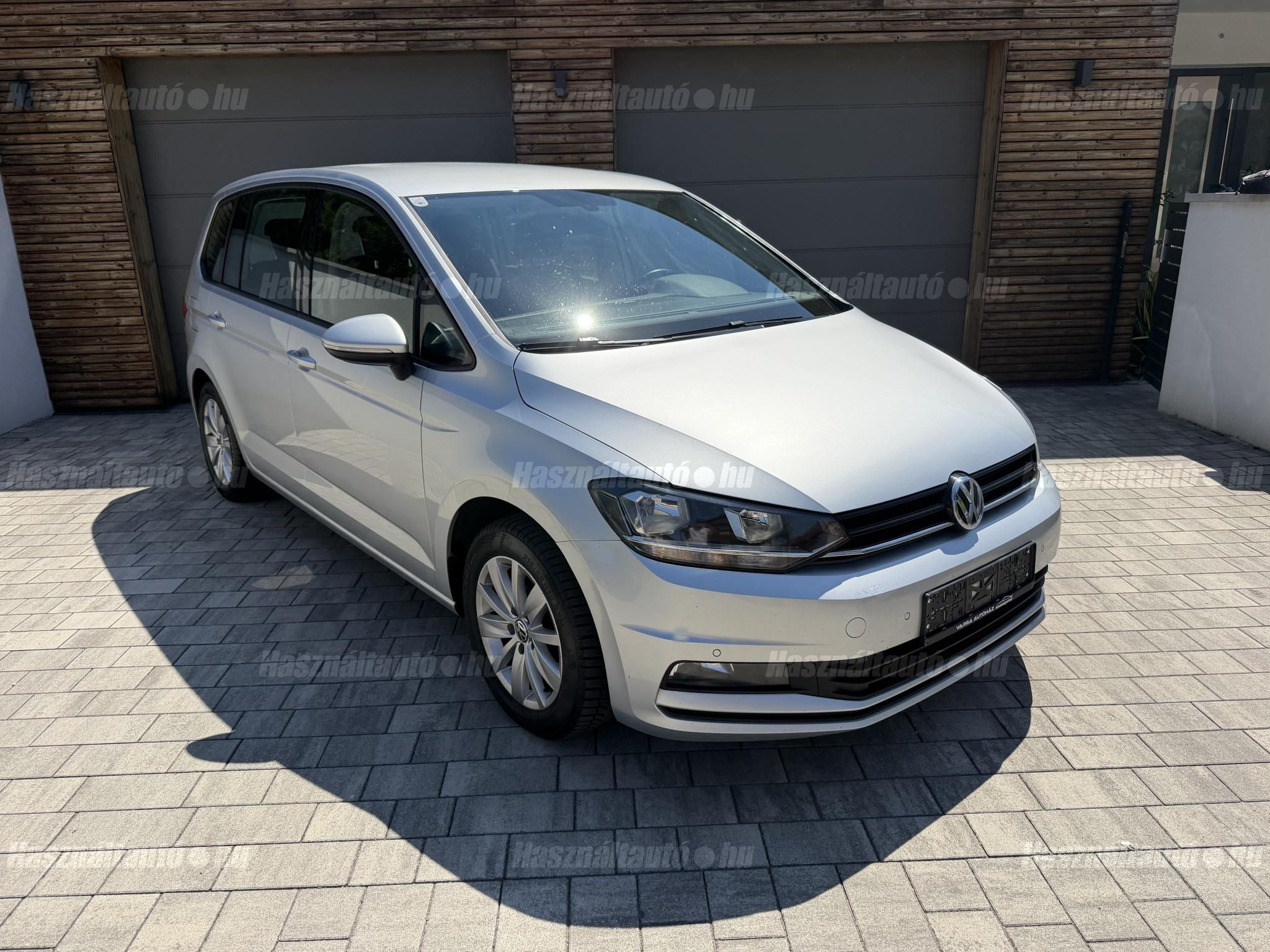VOLKSWAGEN TOURAN 2019/6 - 1
