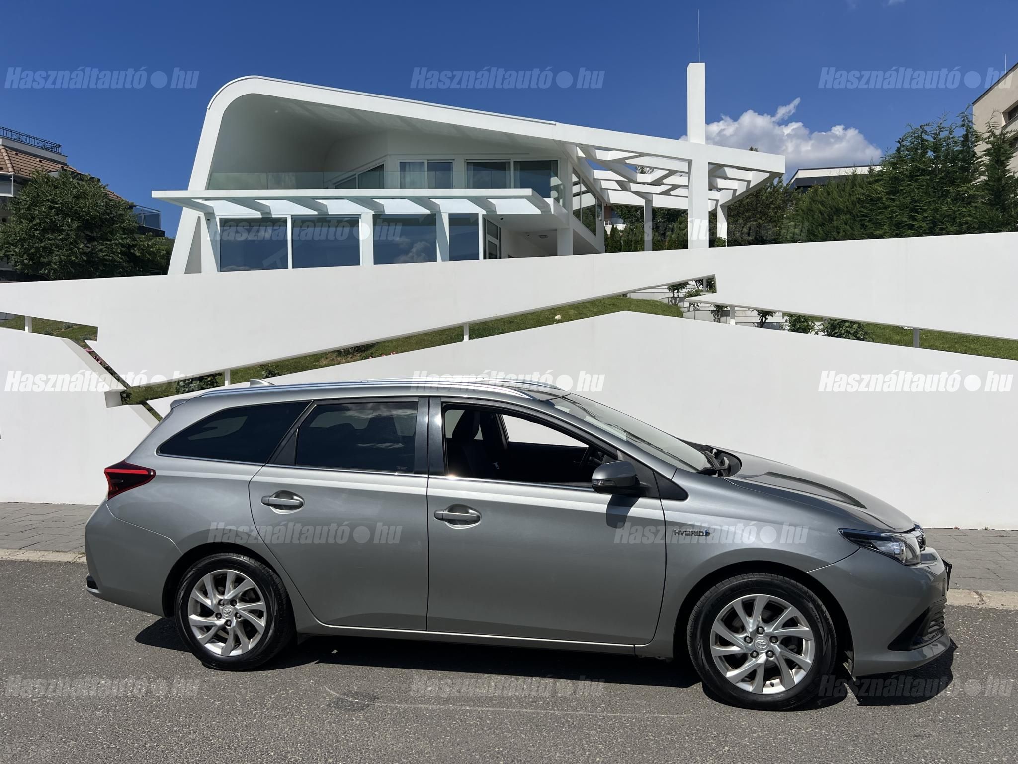 TOYOTA AURIS 2015/10 - 1