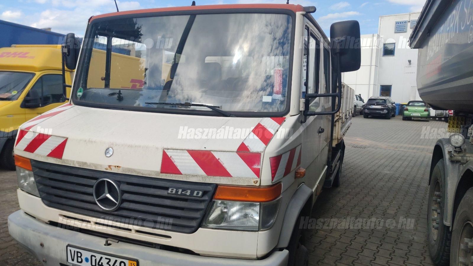 MERCEDES-BENZ 2002 - 1