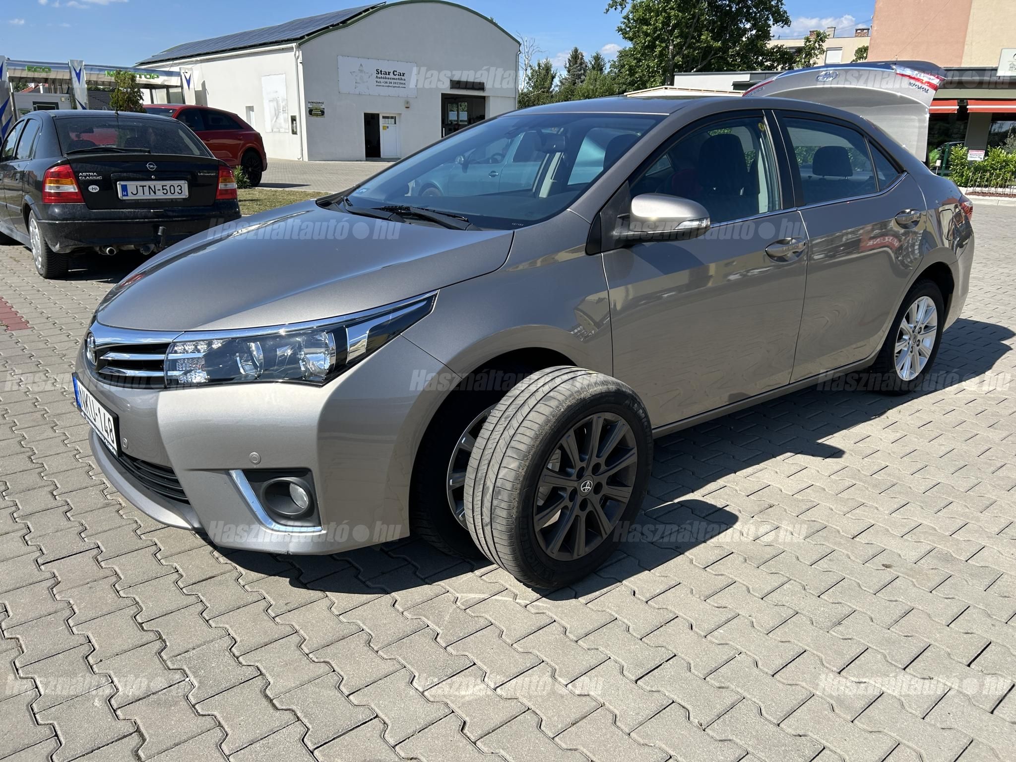 TOYOTA COROLLA 2015/12 - 1